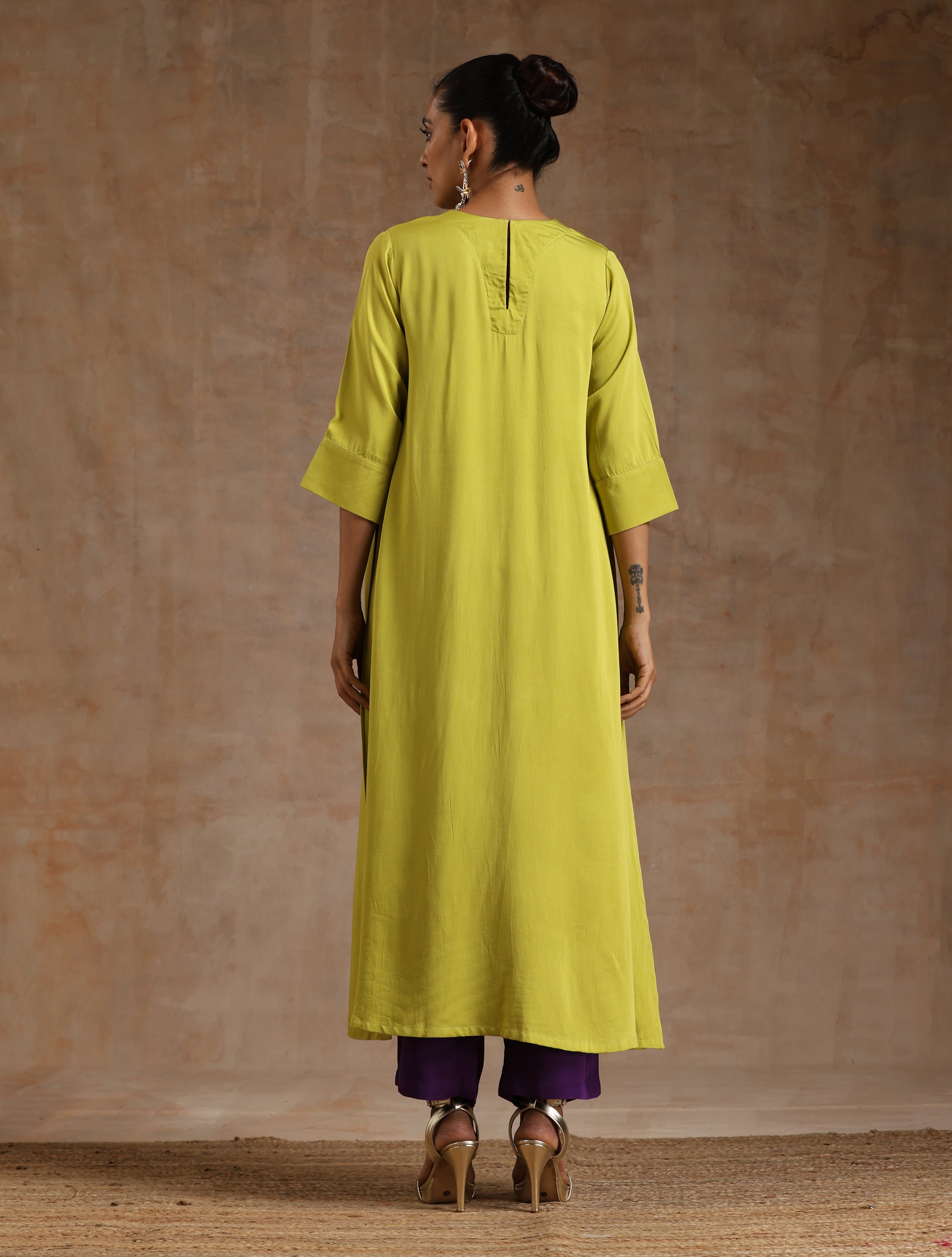trueBrowns Lime Modal Satin Neck Pleat Kurta Set