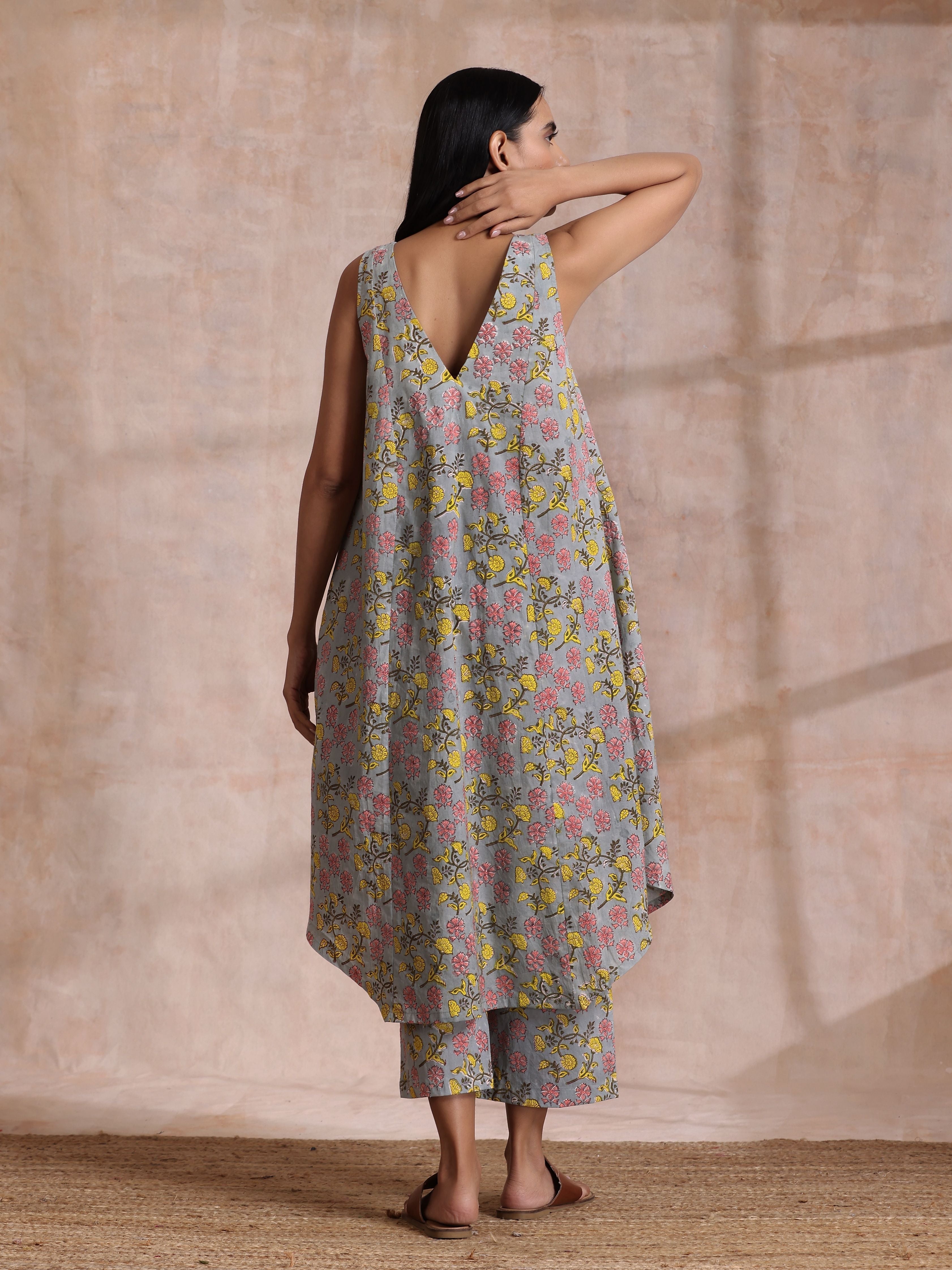 trueBrowns Grey Overall Floral Block Print Cotton Sleeveless Flared Kurta Pant Set