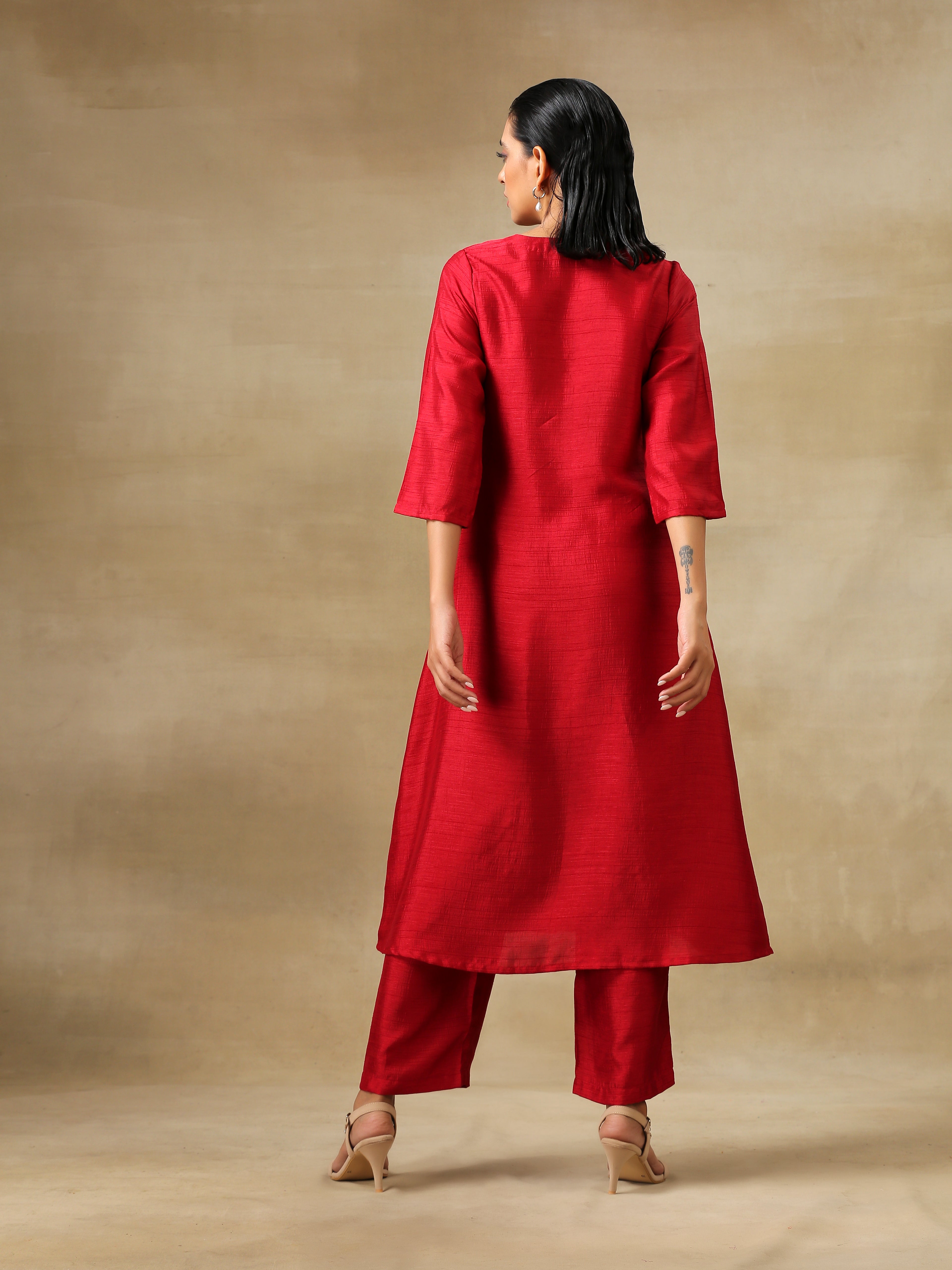 trueBrowns Maroon Textured Silk Overlap Pleat Kurta Pant Set