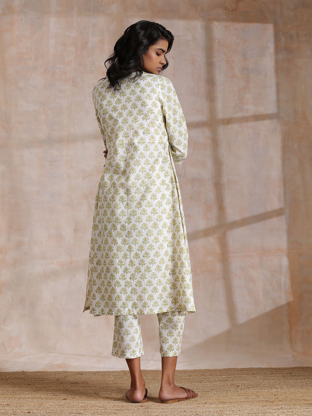 trueBrowns Green Buta On Off White Block Print Cotton Slit Gathered Kurta Set