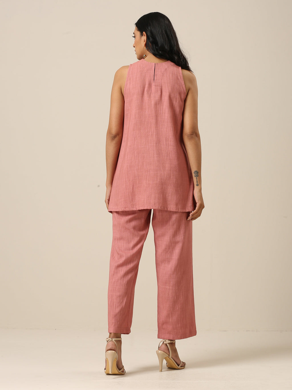 trueBrowns Light Mauve Slub Textured Sleeveless Short Co-Ord Set