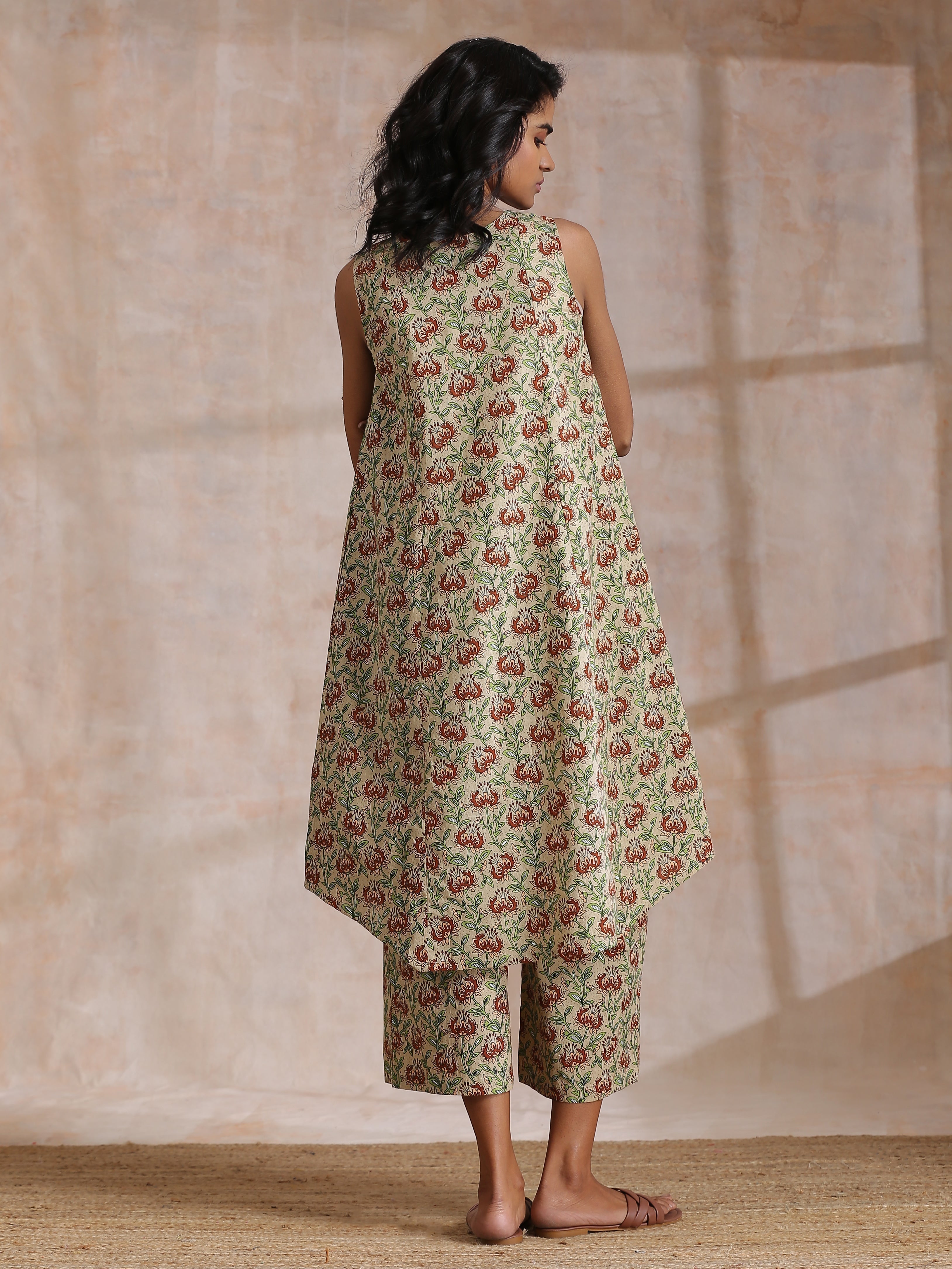 trueBrowns Beige Overall Brown Floral Block Print Cotton High-Low Co-Ord Set