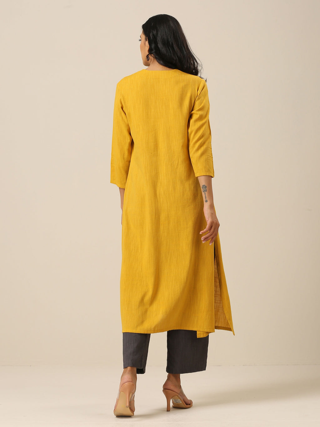 trueBrowns Mustard Yellow Slub Texture Neck Pleat Kurta Pant Set