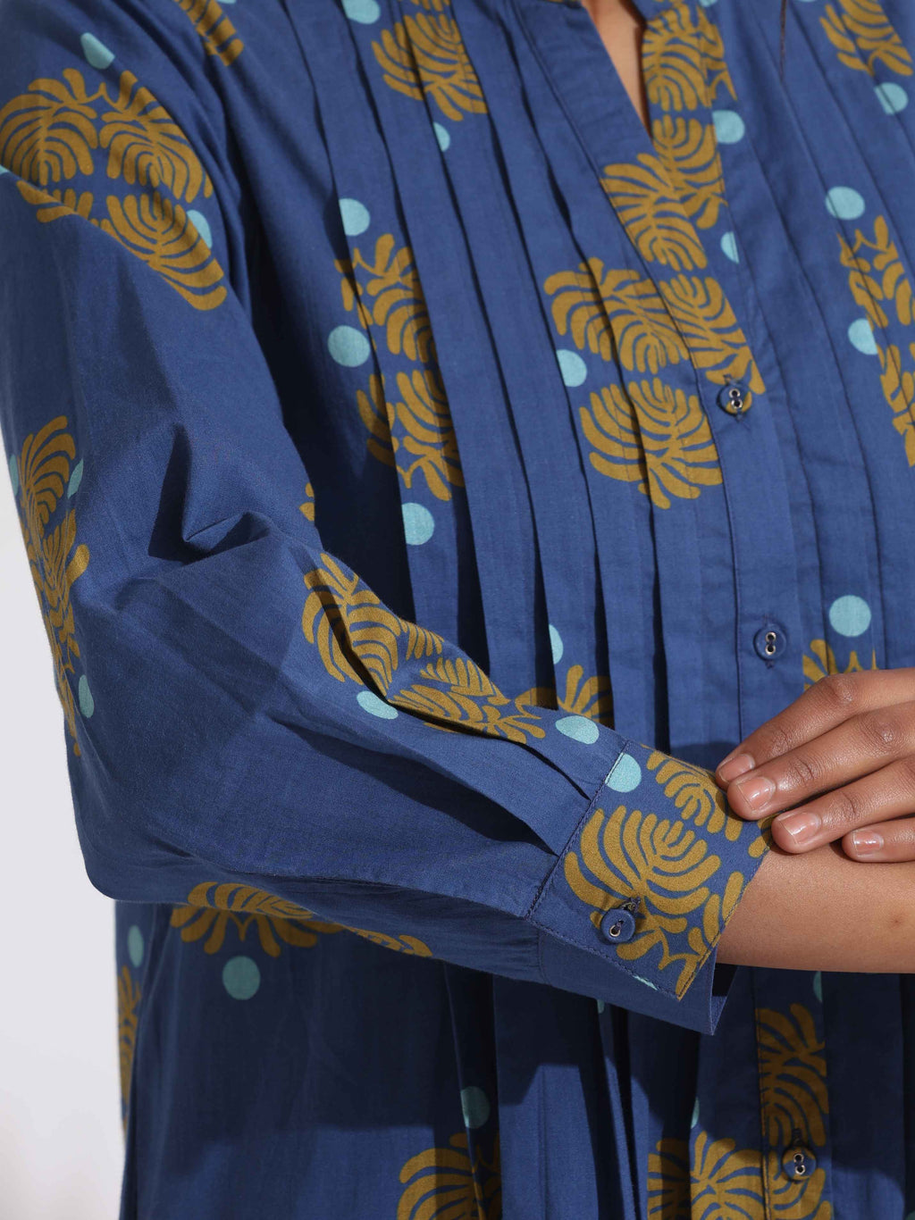 trueBrowns Blue Cotton Print Pleated Kurta Set