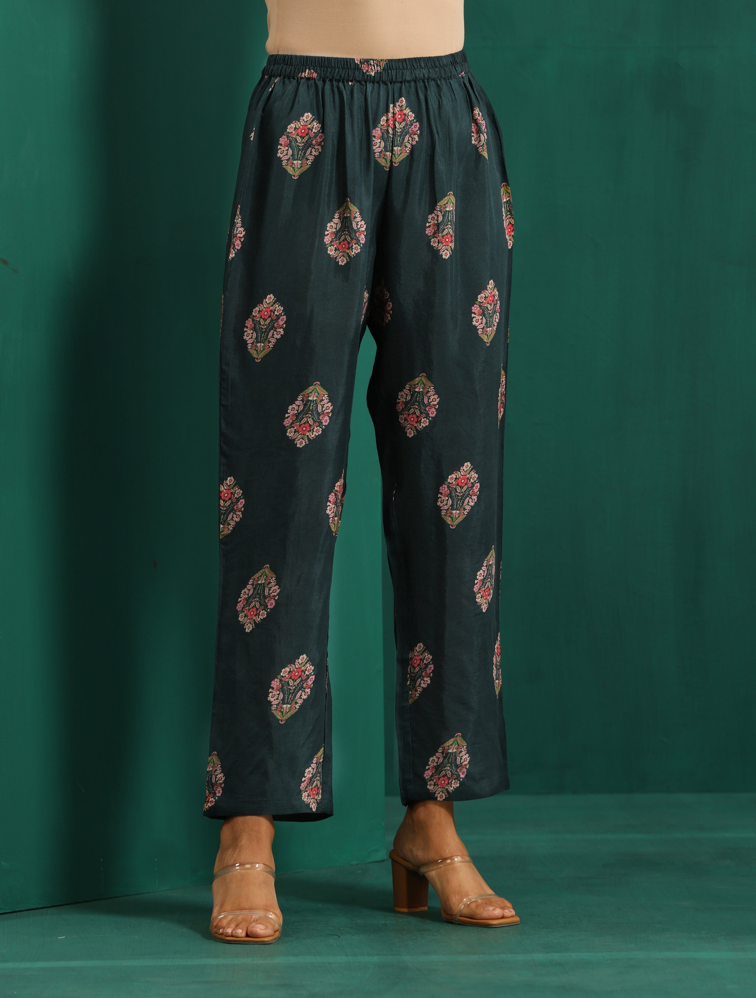 trueBrowns Deep Blue Floral Bunch Muslin Silk Printed V-Neck Waist Gathered Kurta Pant Set