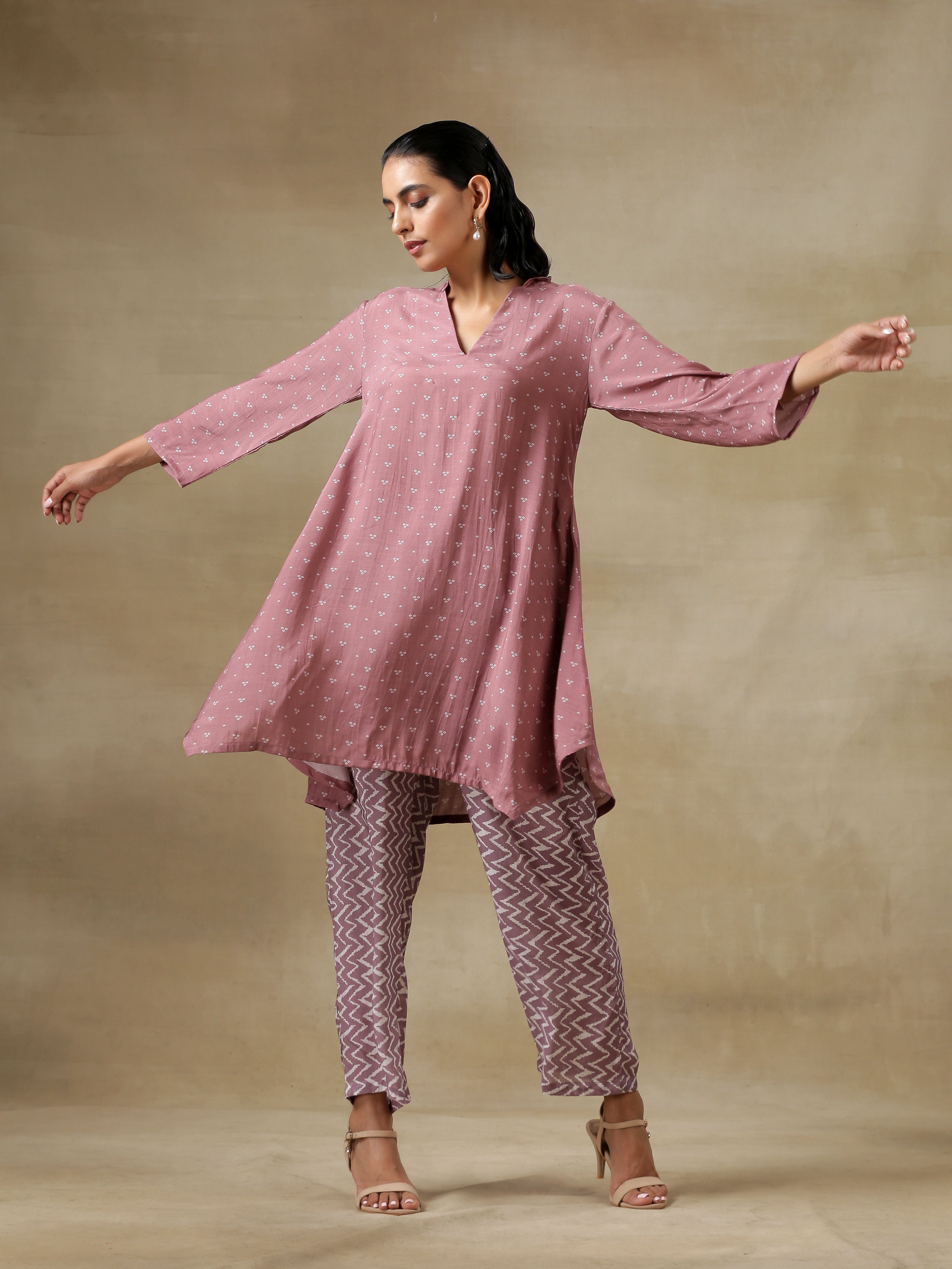 trueBrowns Dark Mauve Bandhani Printed Silk Collared Co-Ord Set