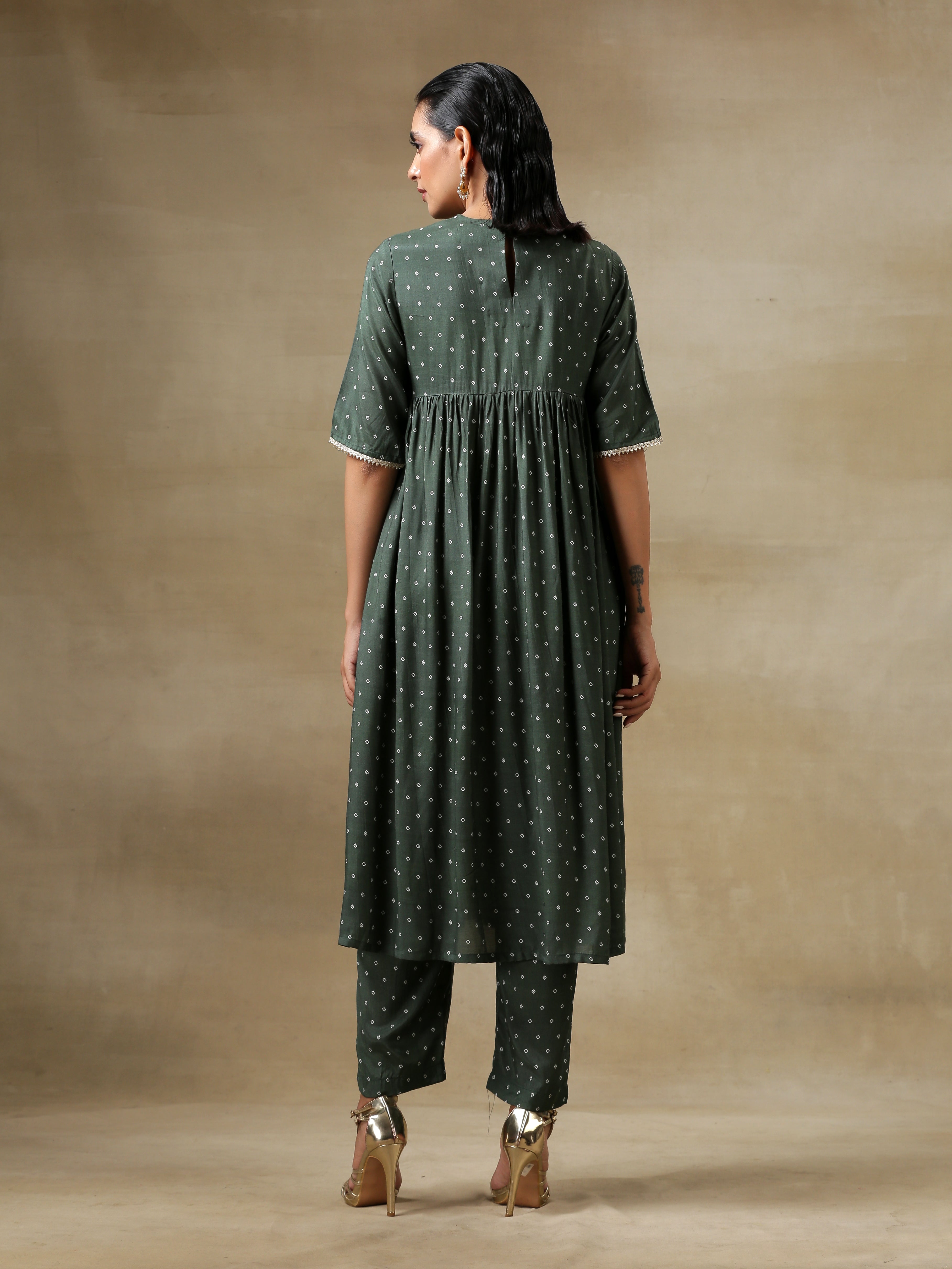 trueBrowns Dark Green Bandhani Printed Silk Side Gathered Kurta Pant Set