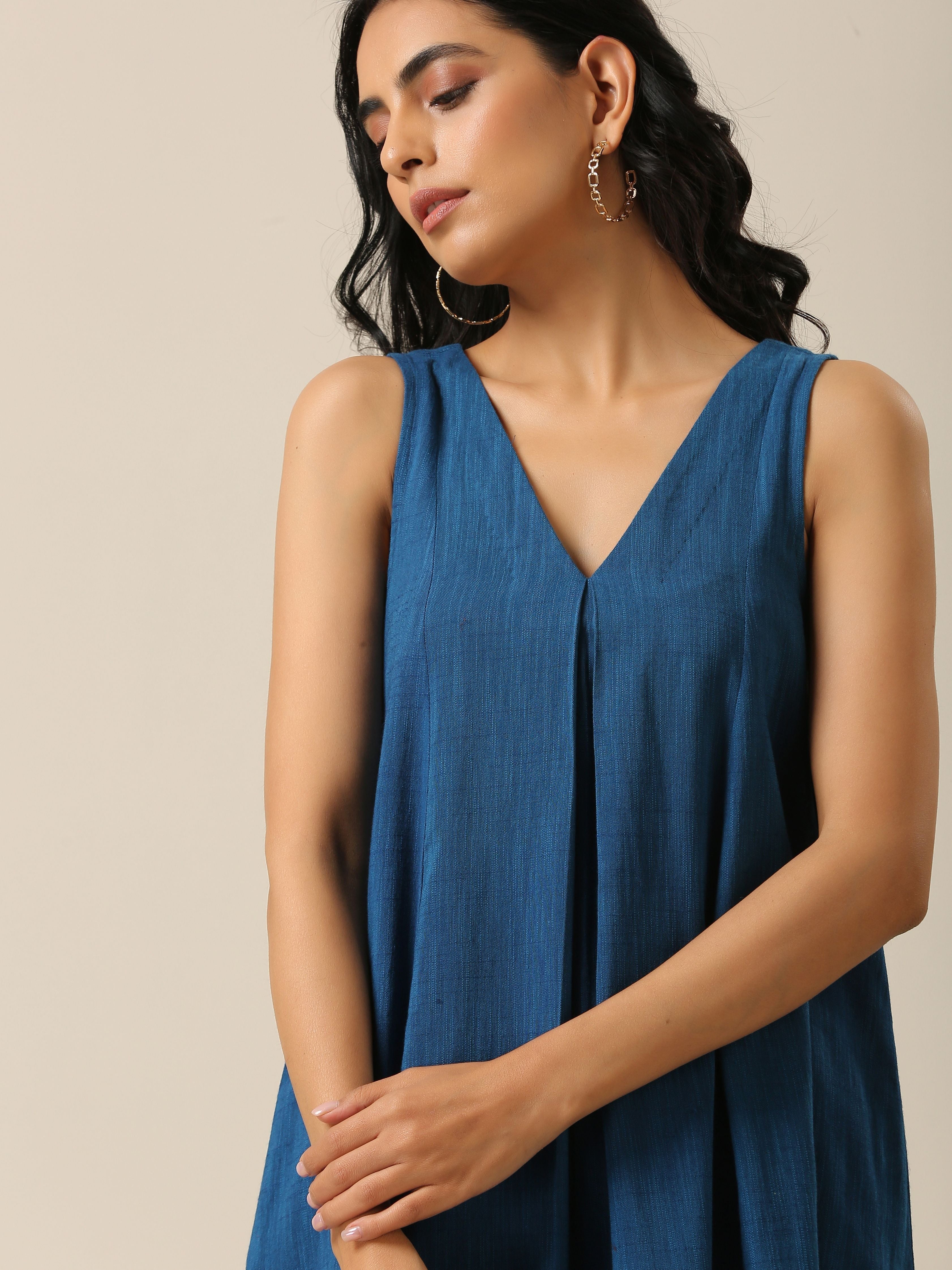 trueBrowns Classic Blue Slub Texture Sleeveless Flared Kurta Pant Set