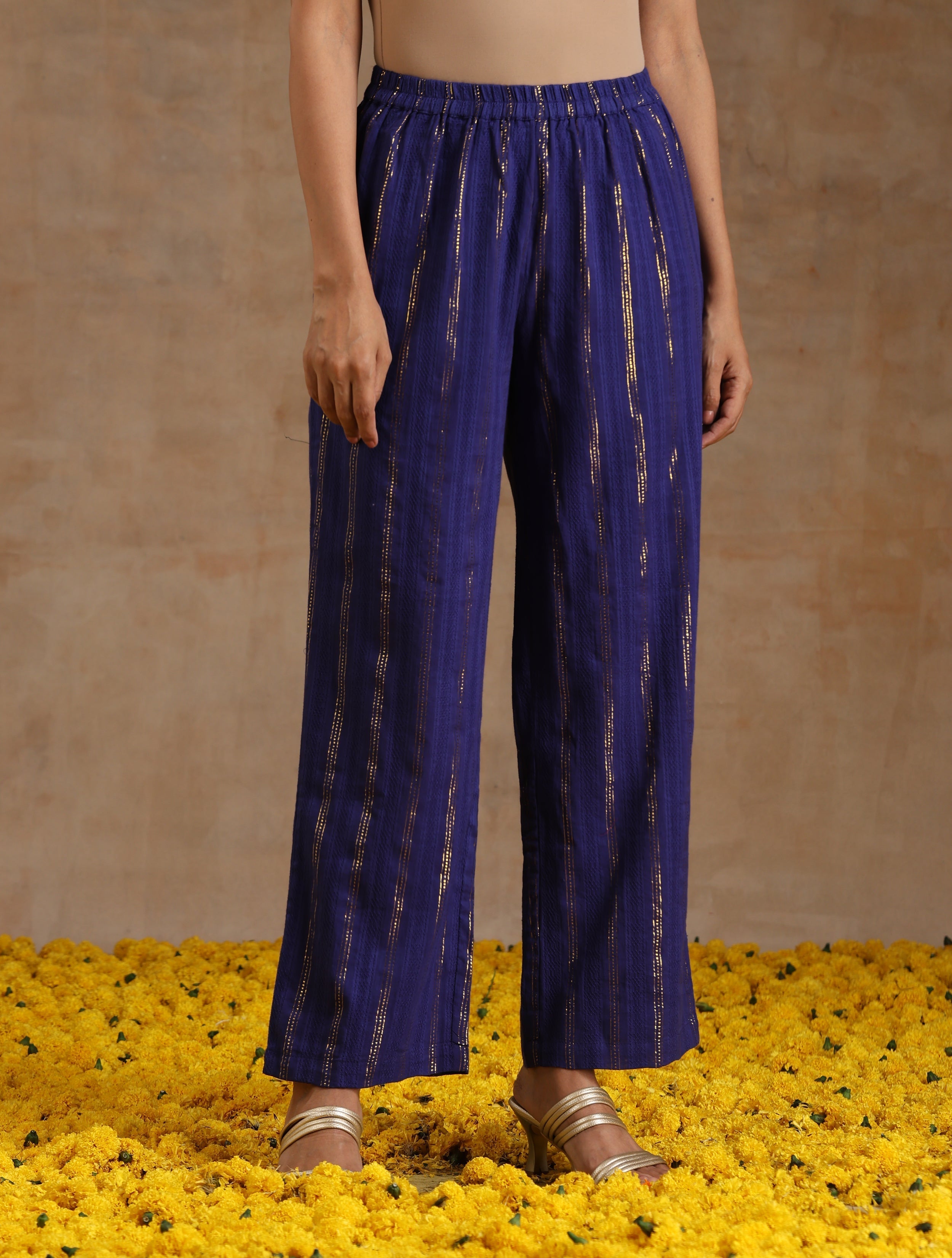 trueBrowns Spectrum Blue Gold Cotton Oversized Round Co-Ord Set