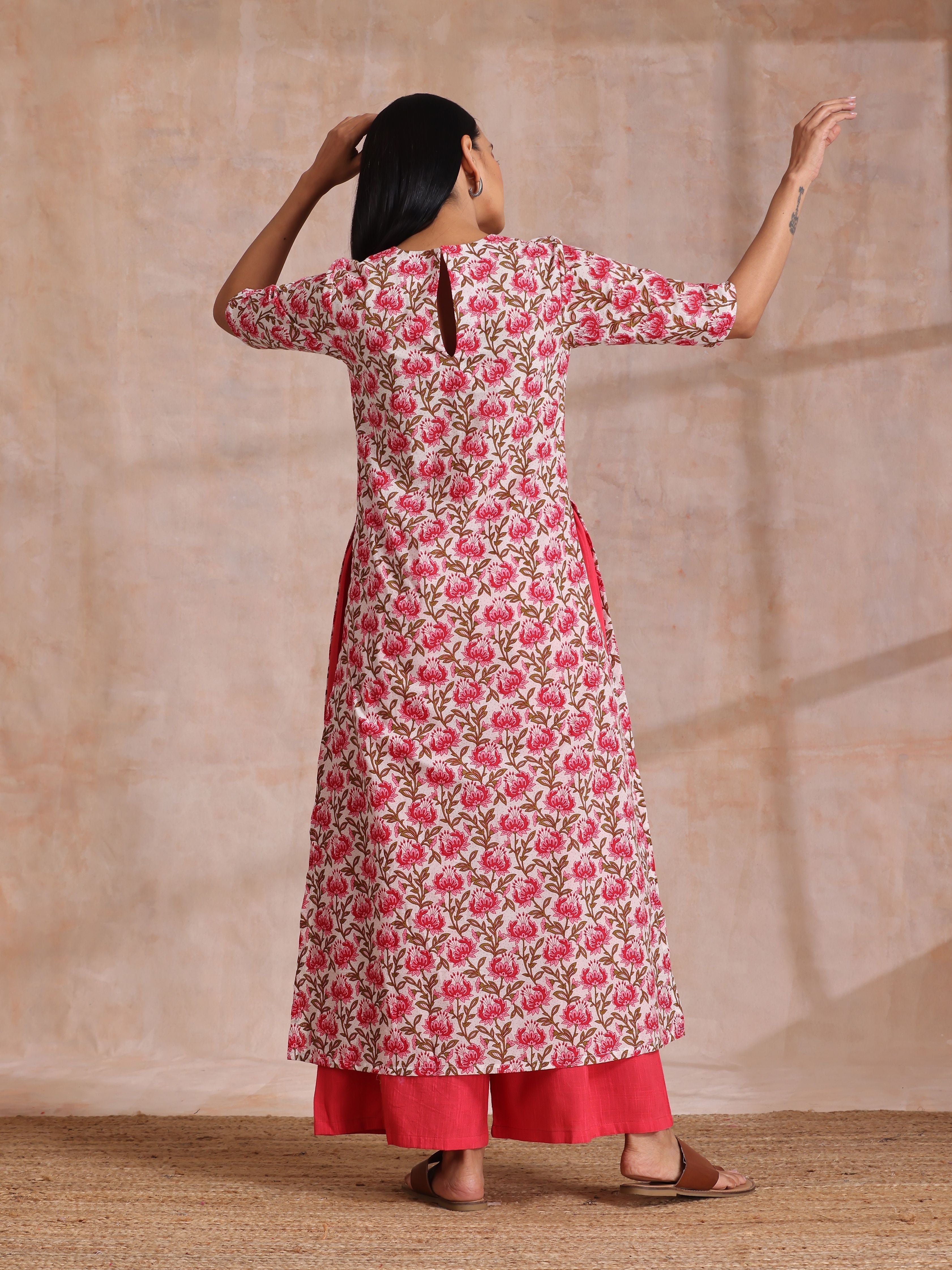 trueBrowns Pink Brown Overall Floral On White Block Print Cotton Slit Kurta Pant Set