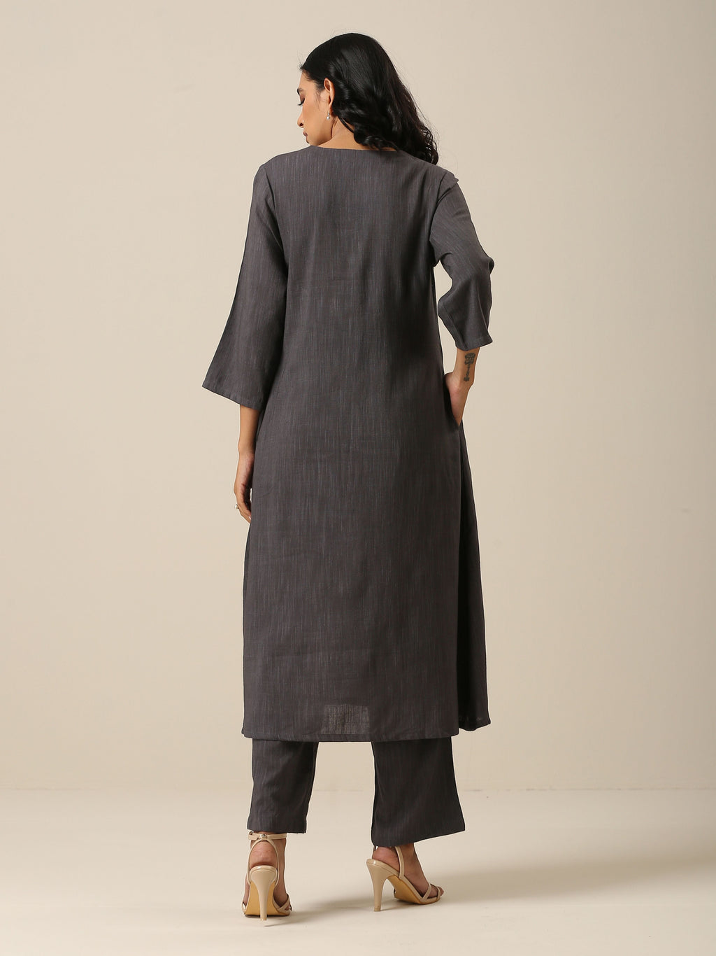 trueBrowns Slate Grey Slub Texture Overlap Pleat Kurta Pant Set