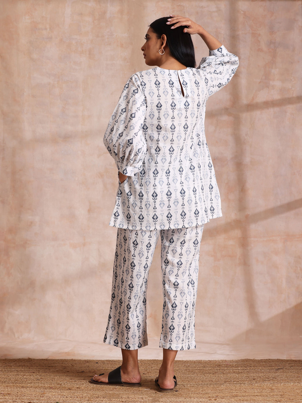trueBrowns Grey On White Ikat Print Cotton Baggy Sleeve Co-Ord Set