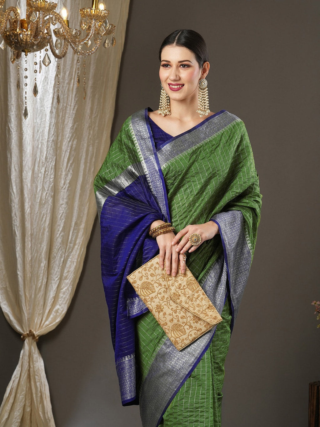 Saree Mall Checked Zari Taant Traditional Sarees