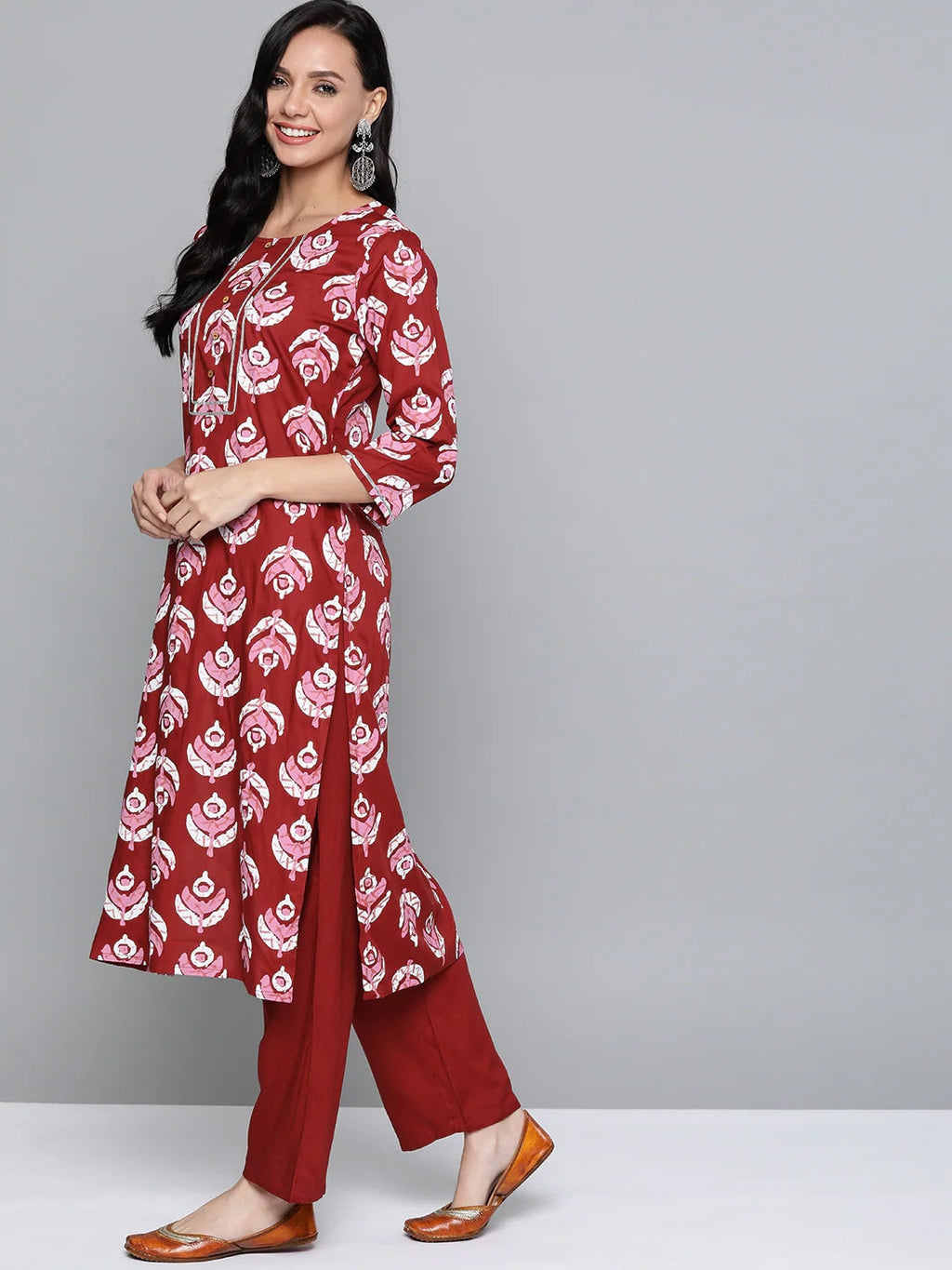HERE&NOW Women Maroon & Pink Ethnic Motifs Printed Regular Gotta Patti Kurta with Trousers