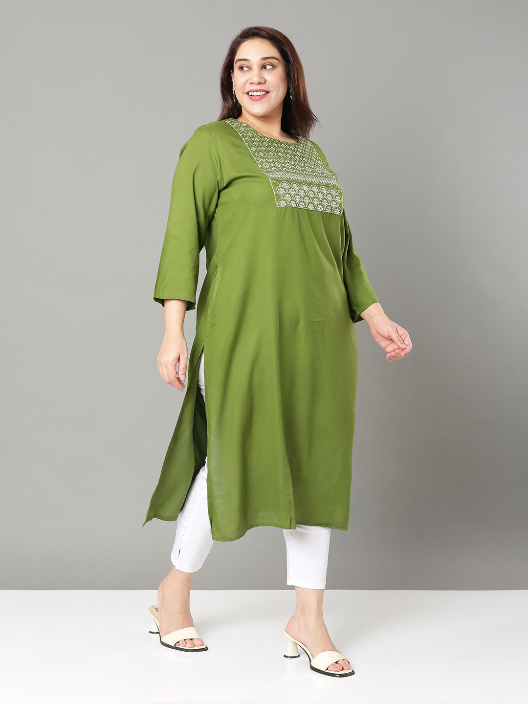 Sztori Plus Size Floral Yoke Design Thread Work Straight Kurta