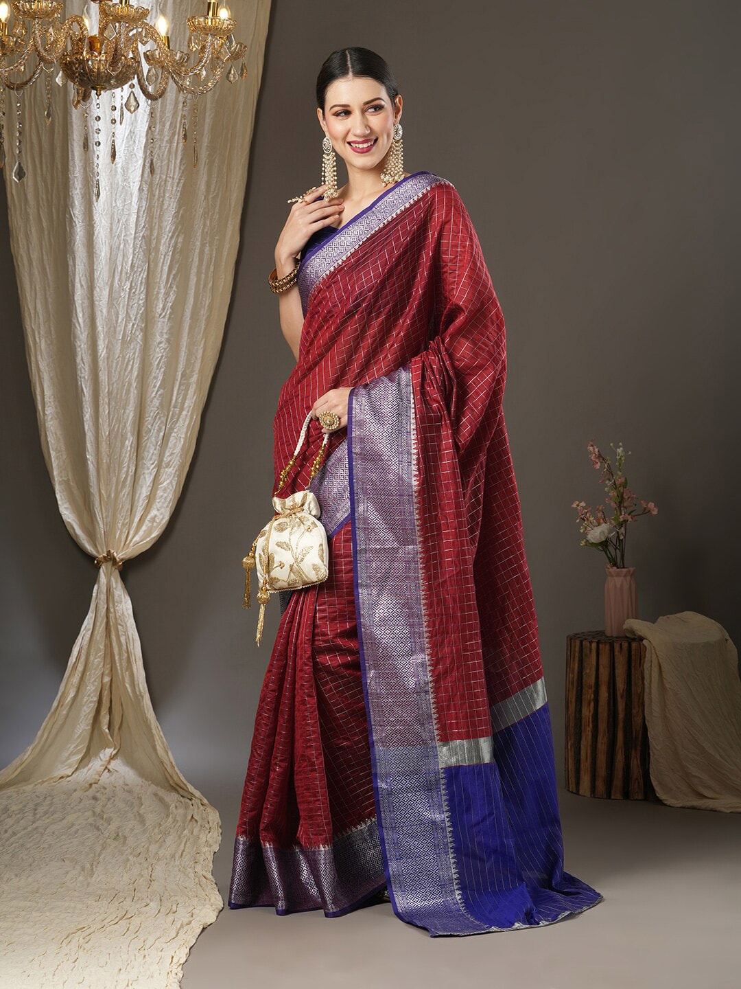Saree Mall Checked Zari Festive Sarees