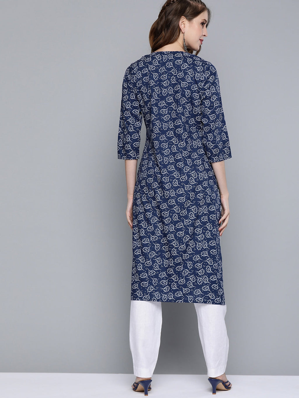 HERE&NOW Women Navy Blue & White Ethnic Motifs Printed Keyhole Neck Kurta