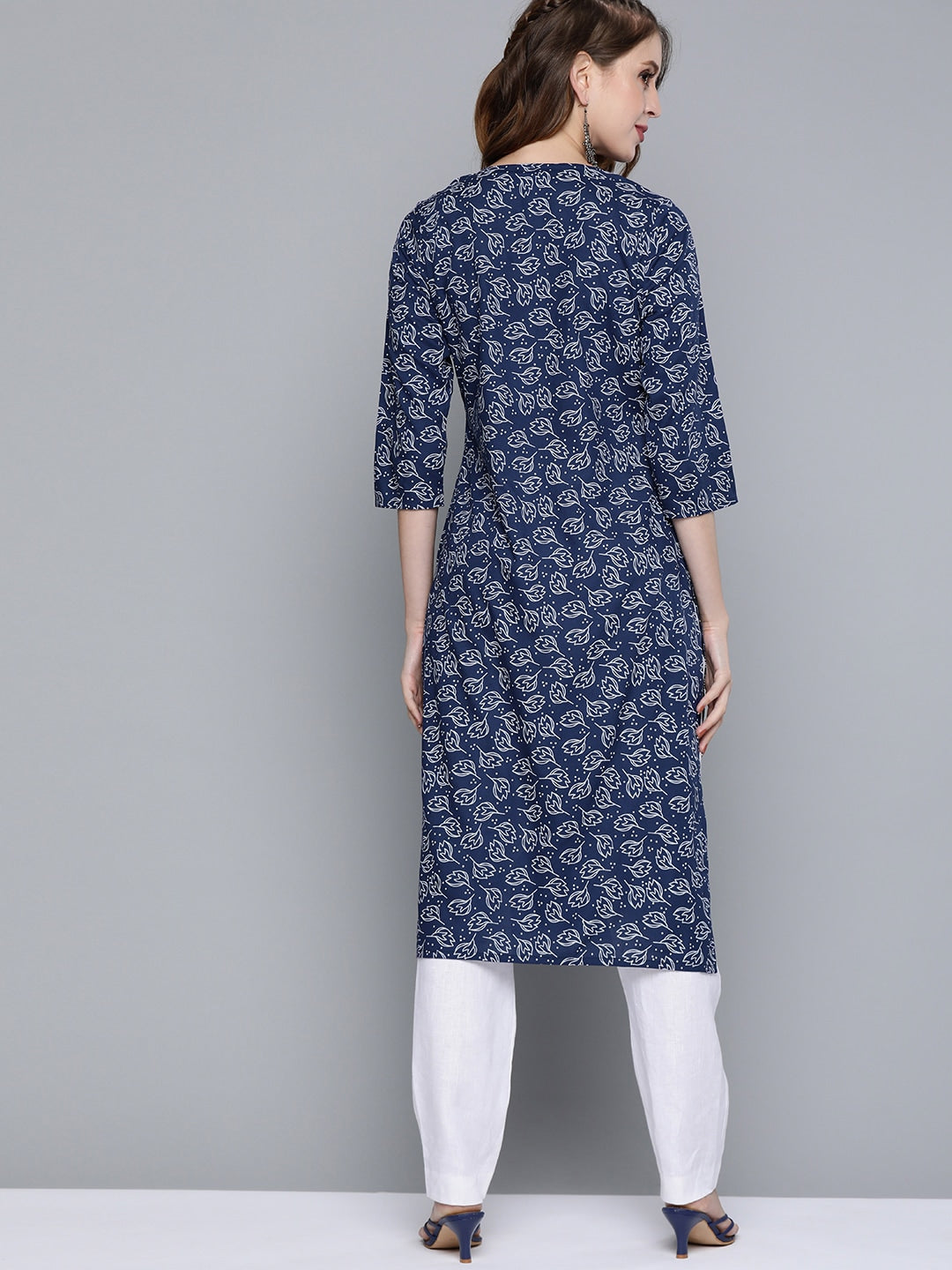 HERE&NOW Women Navy Blue & White Ethnic Motifs Printed Keyhole Neck Kurta