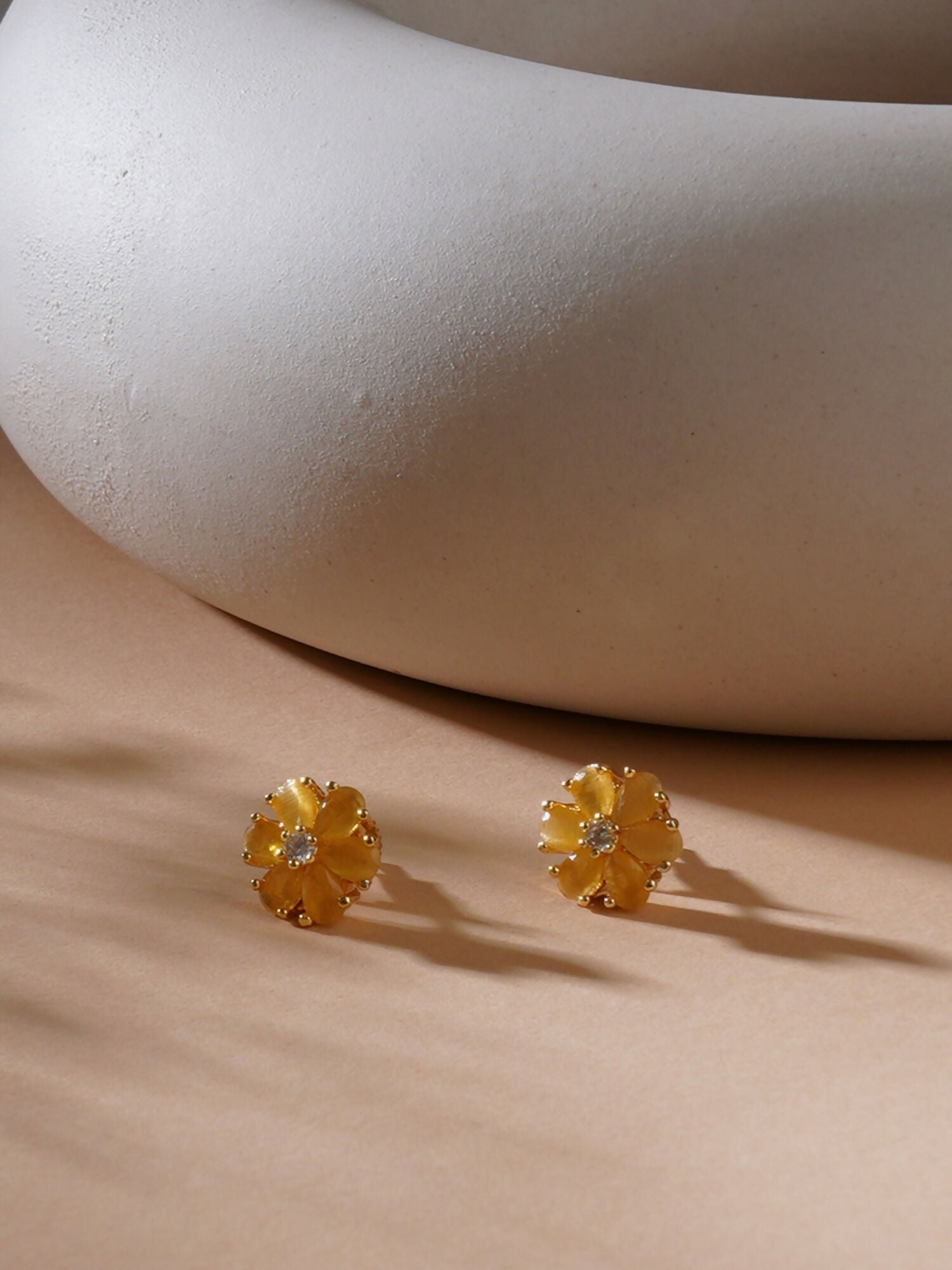 stone stud (yellow) - Ruby Raang