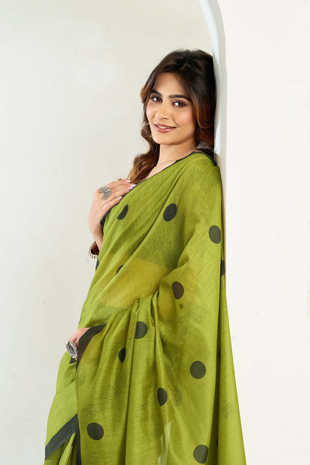Vastranavya Olive Digital Printed Linen Ready To Wear Designer Saree with Unstitched Blouse