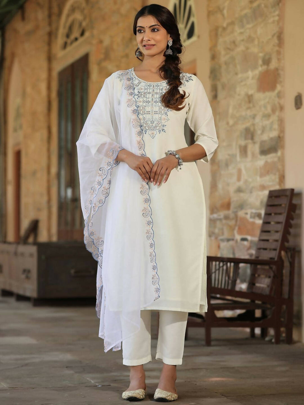 Juniper Women's White Chinnon Solid Embroidered Kurta Set