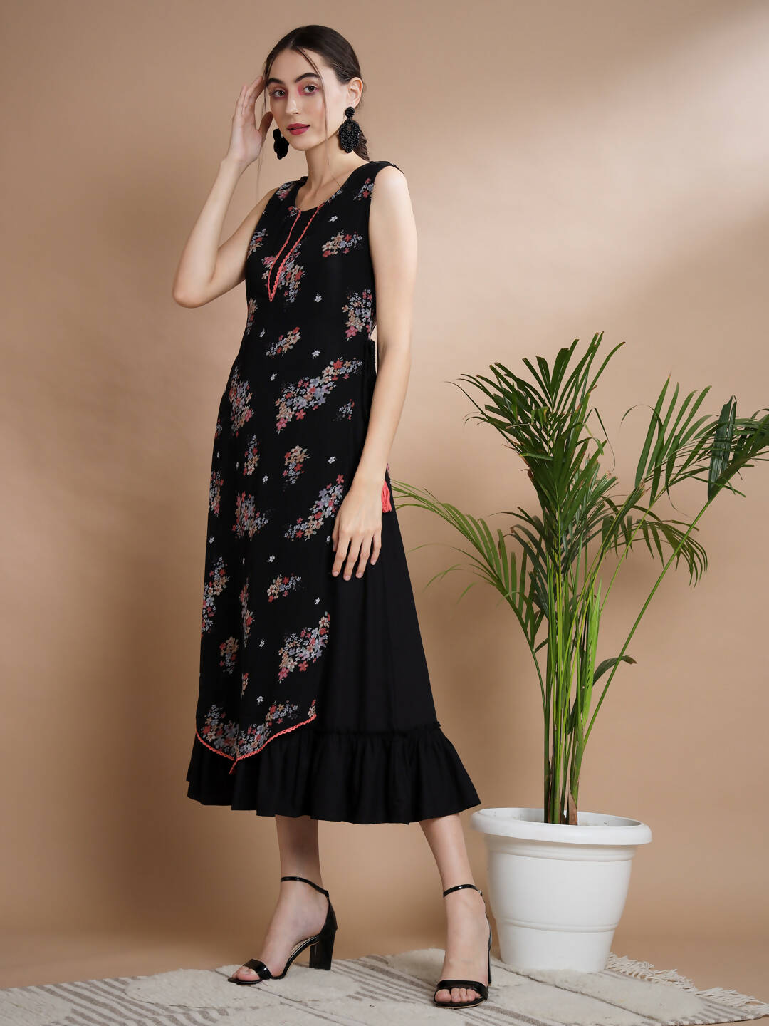 Myshka Women's Black Floral Printed Gown Dress