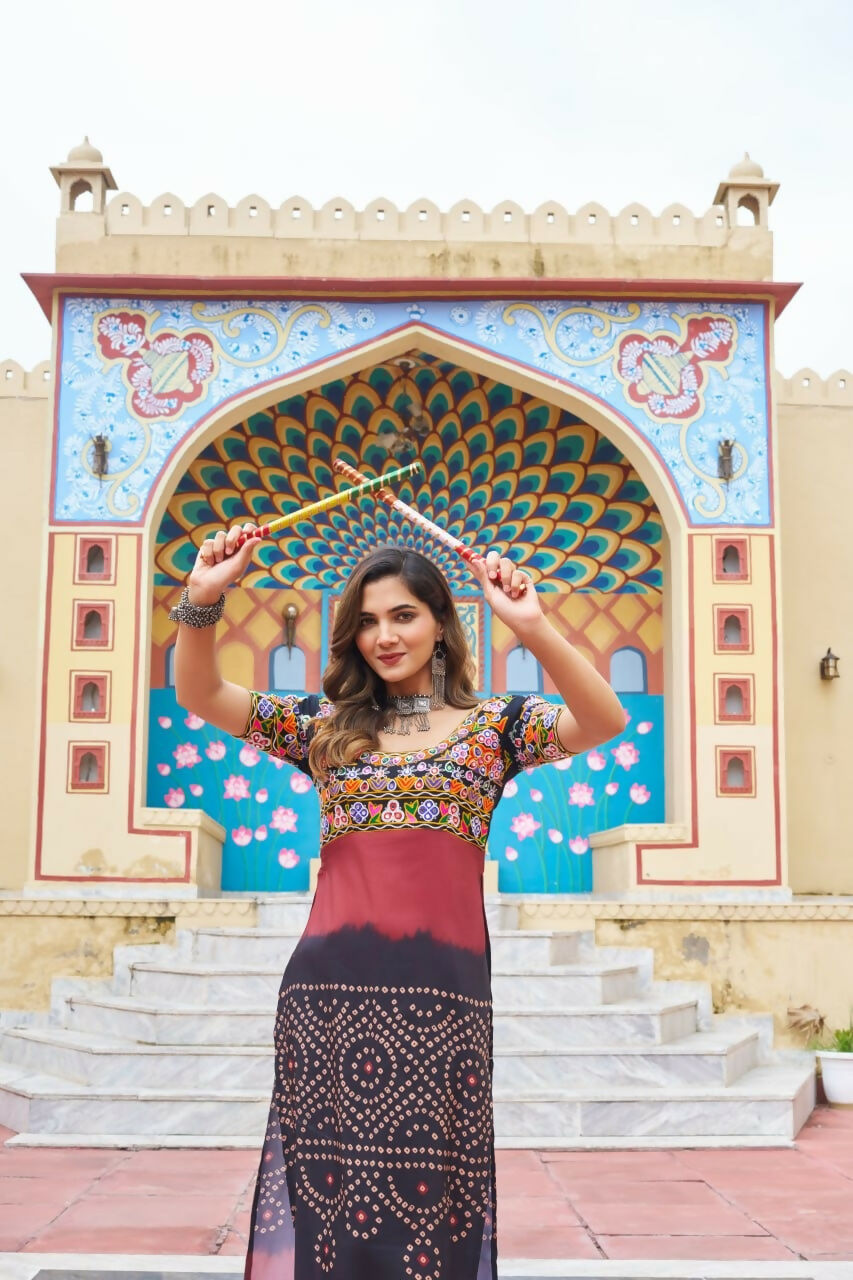 Vastranavya Black Navratri Special Kutchi Gamthi Work with Printed Kurti