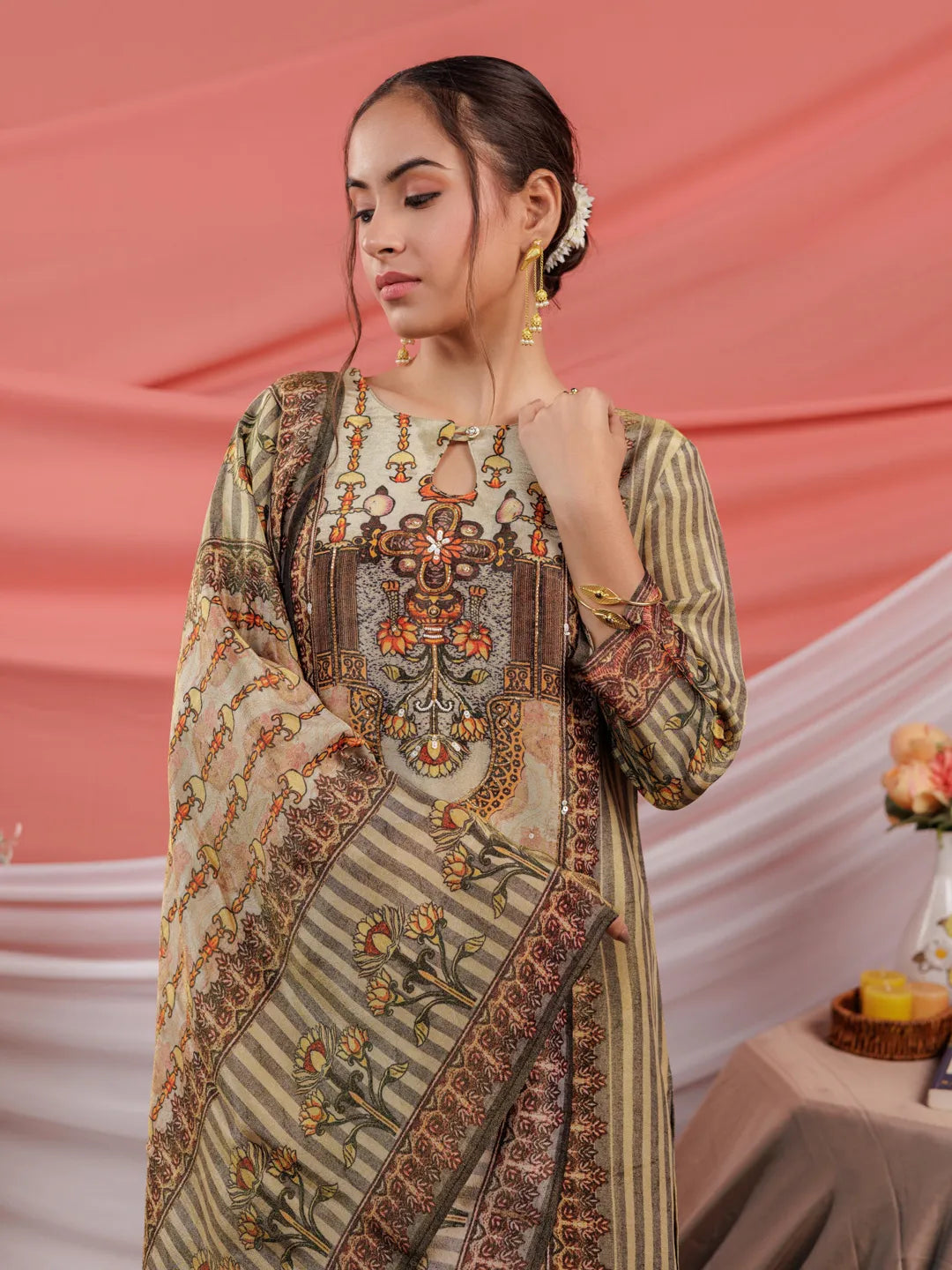 Yufta Green Pure Shimmer Tissue With Pure Viscose Trouser Shimmer Dupatta Set