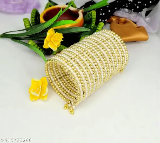 Tehzeeb Creations Women's Spiral Bangle With Golden And White Pearl