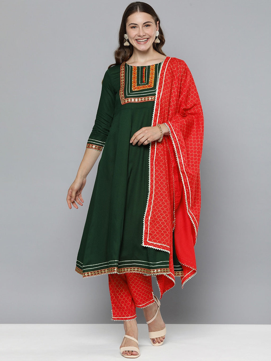 HERE&NOW Floral Yoke Design Regular Thread Work Kurta with Trousers & With Dupatta
