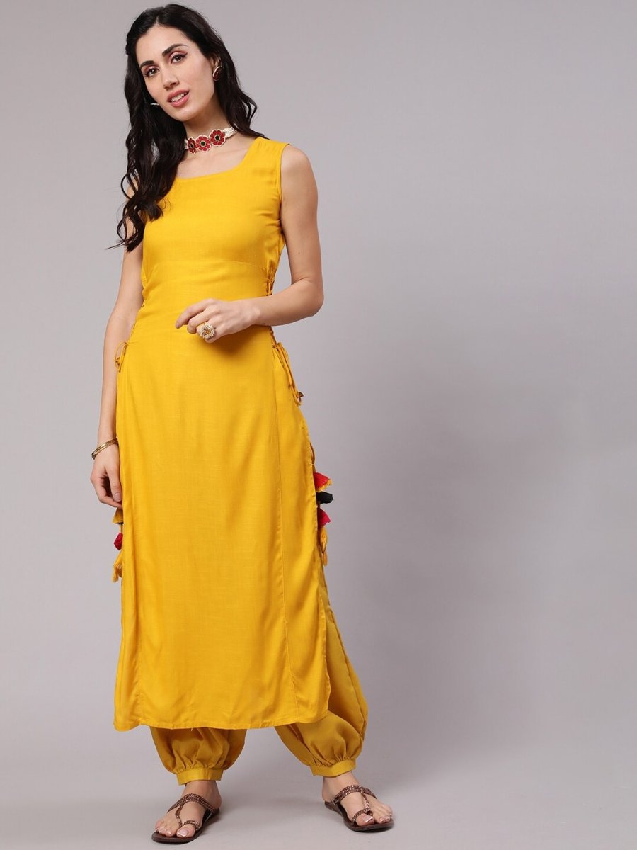Aks Sleeveless High-Slit Kurta