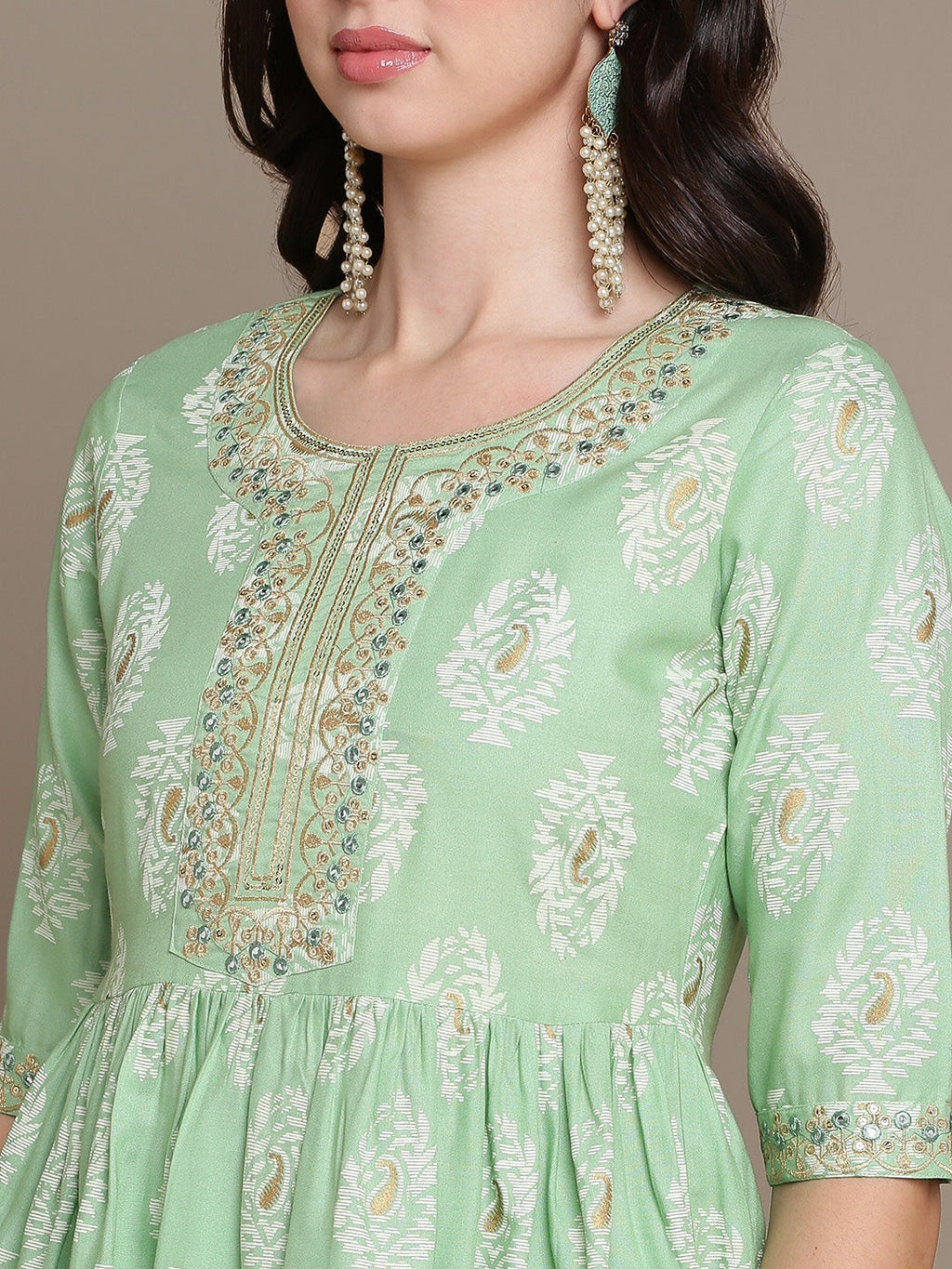 HERE&NOW Ethnic Motifs Embroidered Thread Work Sequinned High-Low Kurti with Trousers
