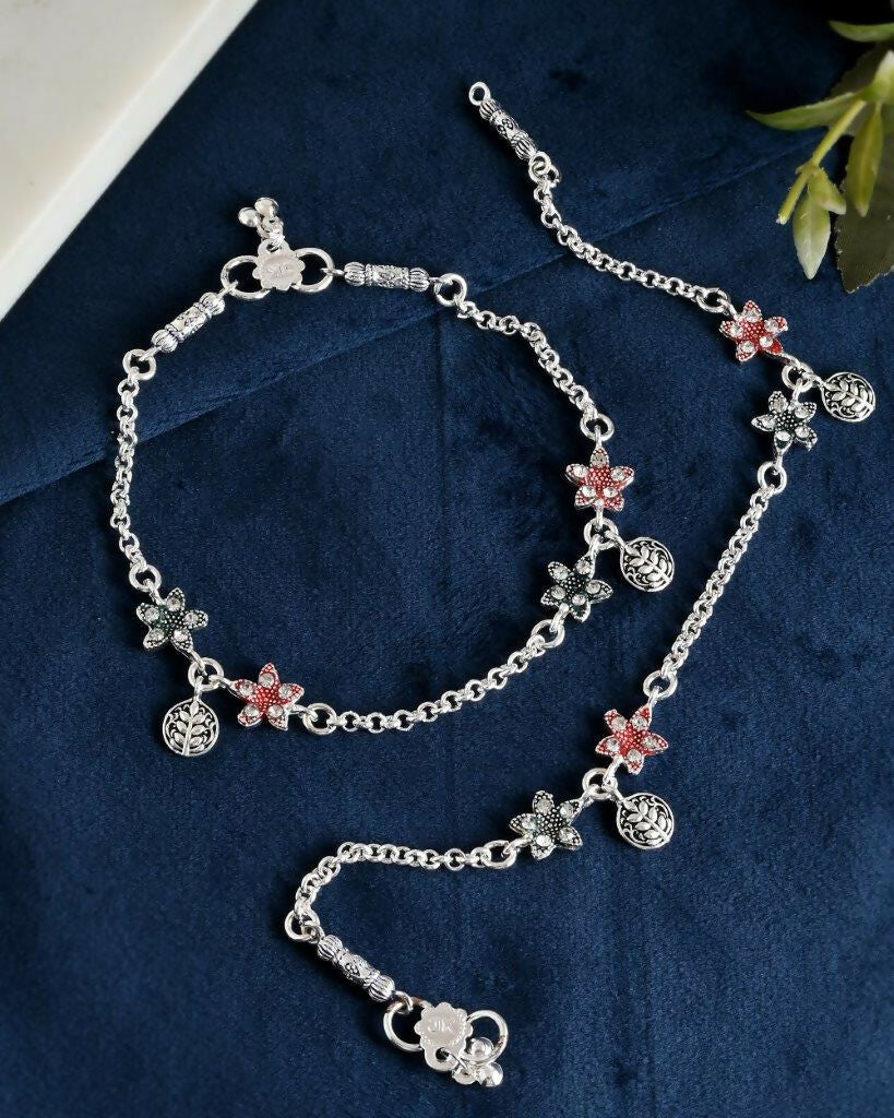 VOJ Set of 2 Traditional Flower Shaped Designer Anklet