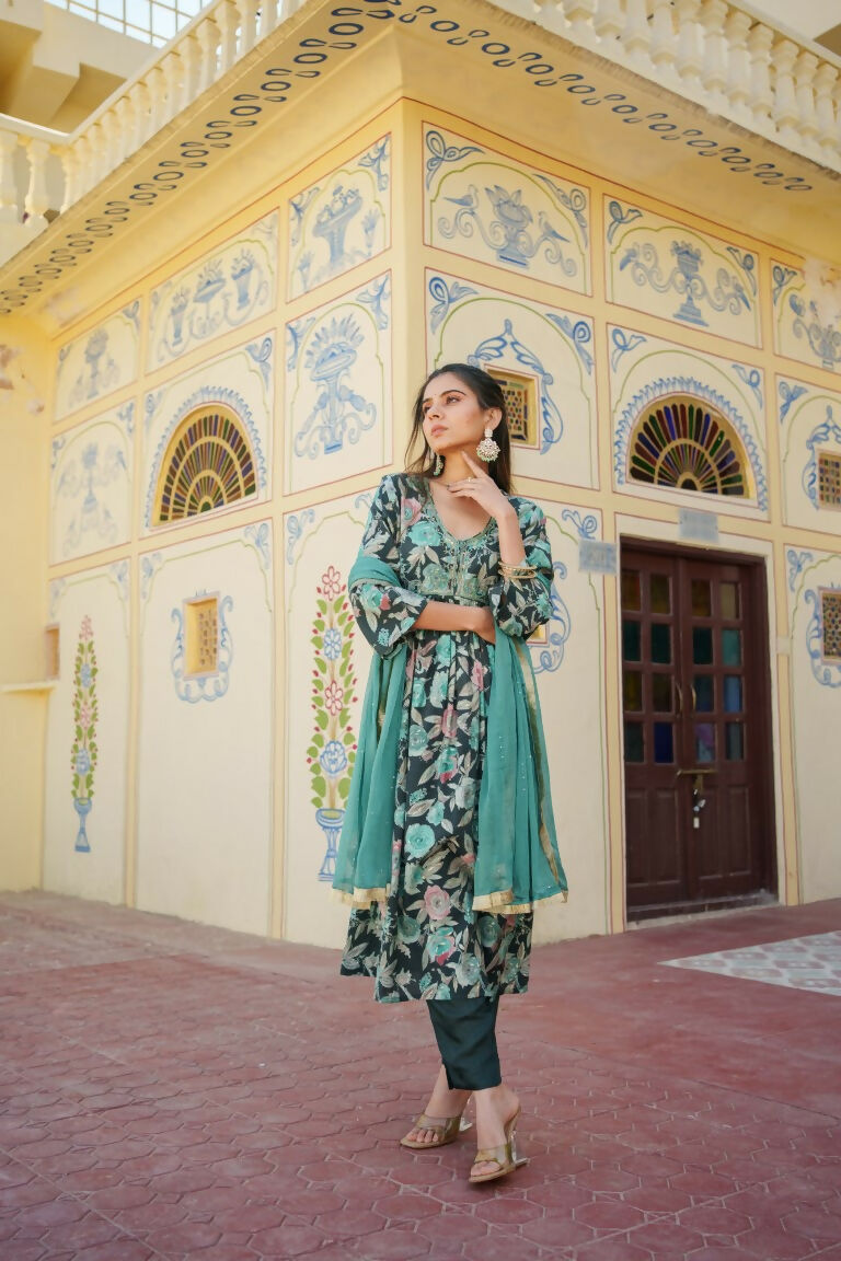 Vaasva Women Teal Muslin Embroidered Kurta, Pant & Dupatta Set