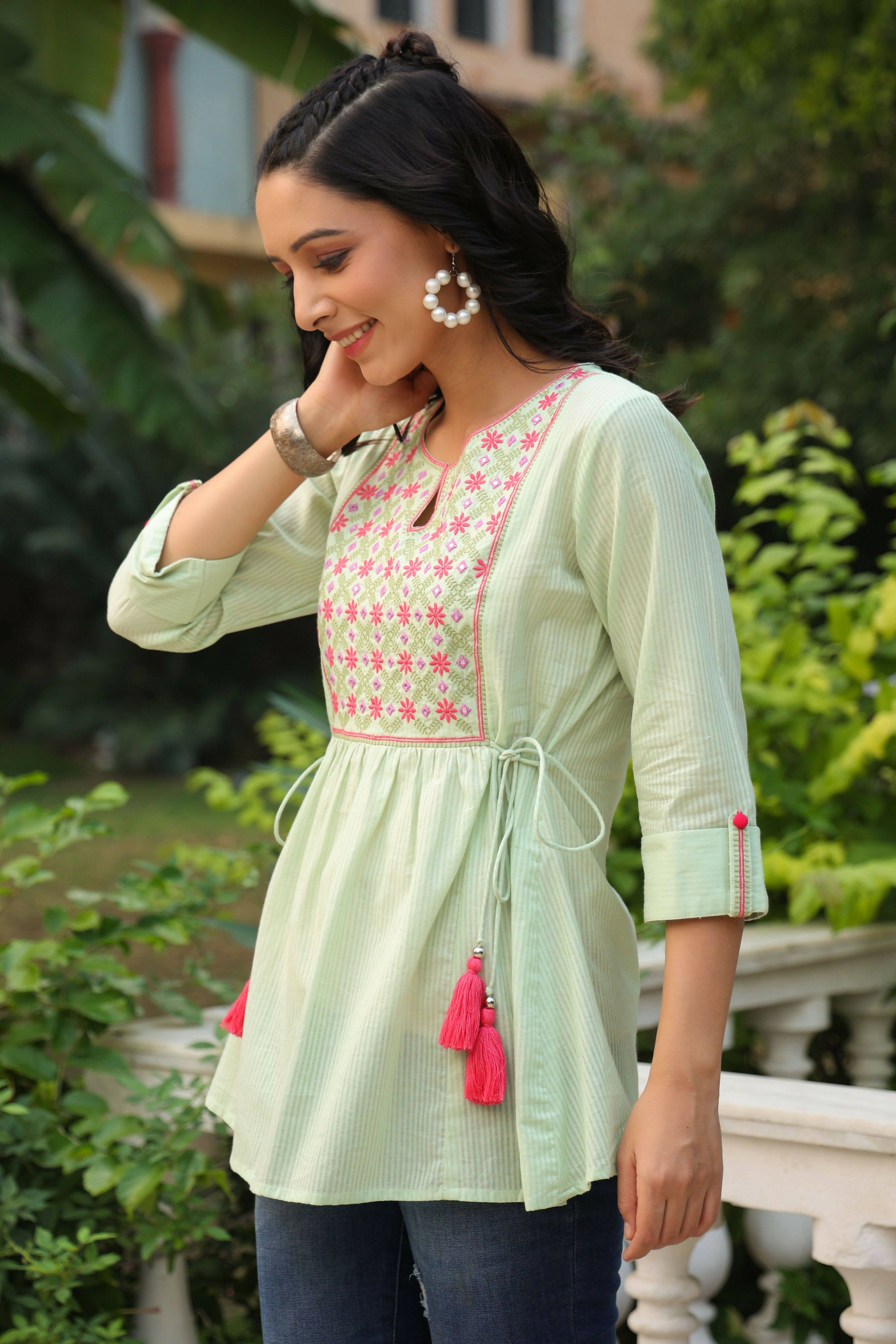 Juniper Women's Green Cotton Dobby Solid Embroidered Straight Tunic
