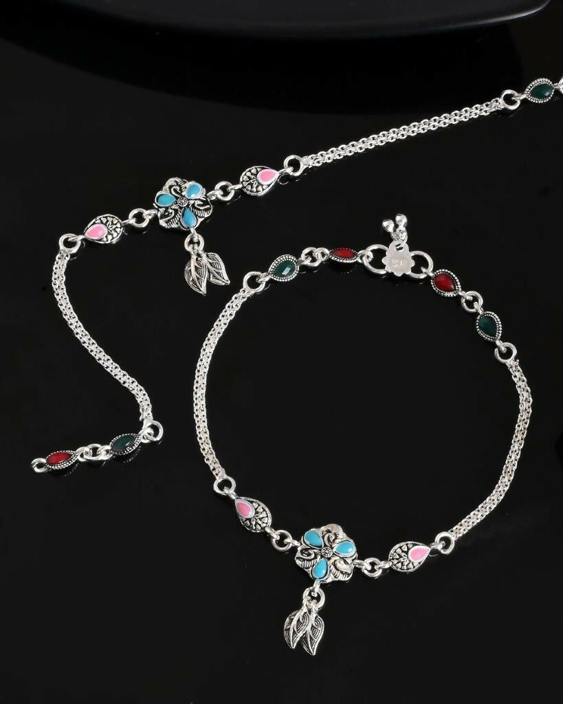 VOJ Set of 2 Traditional Stone Studded Flower Shaped Anklet