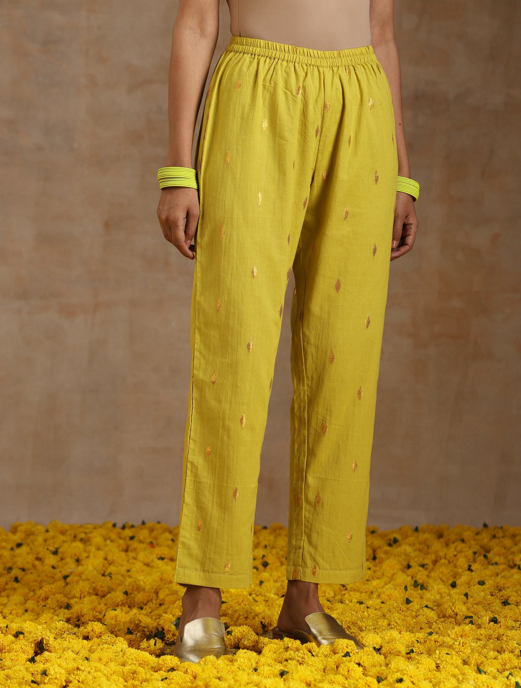 trueBrowns Lime Gold Cotton Handkerchief Kurta Set | Relove