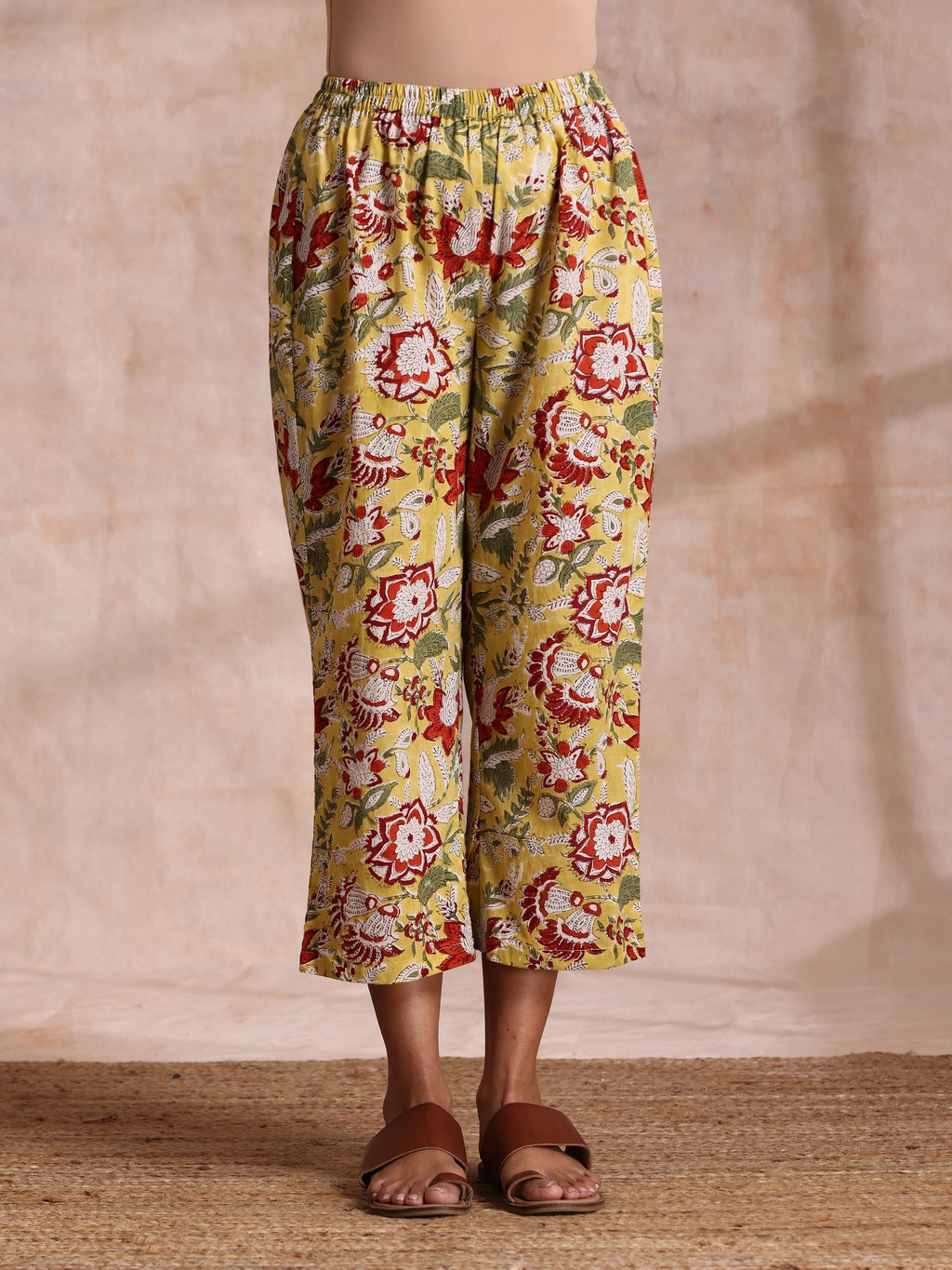 trueBrowns Red Overall Floral On White Cotton Block Print Kurta Pant Set