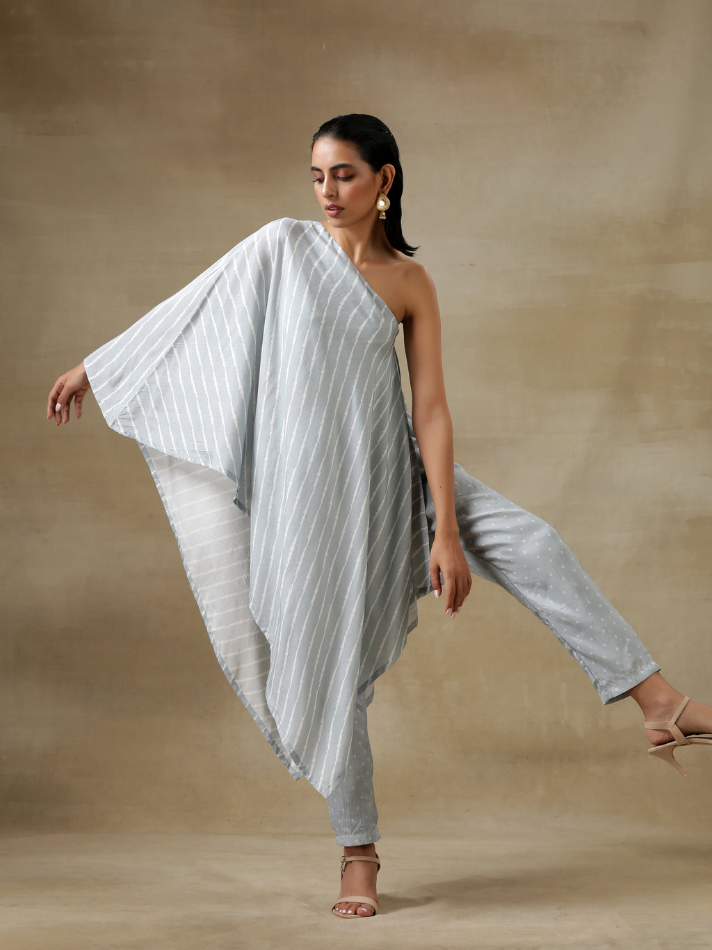 trueBrowns Grey Bandhani Printed Silk One-Shoulder Kurta Pant Set