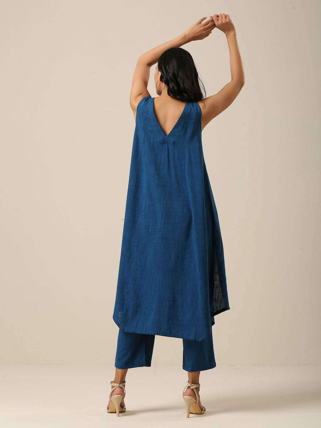 trueBrowns Classic Blue Slub Texture Sleeveless Flared Kurta Pant Set