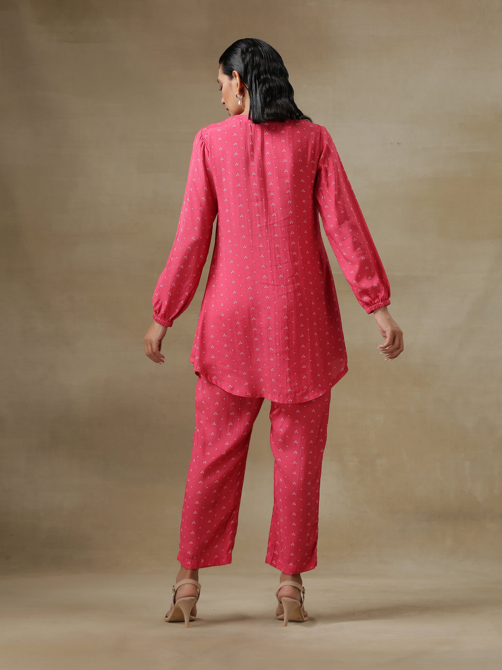 trueBrowns Pink Bandhani Printed Silk Gathered Sleeve Co-Ord Set