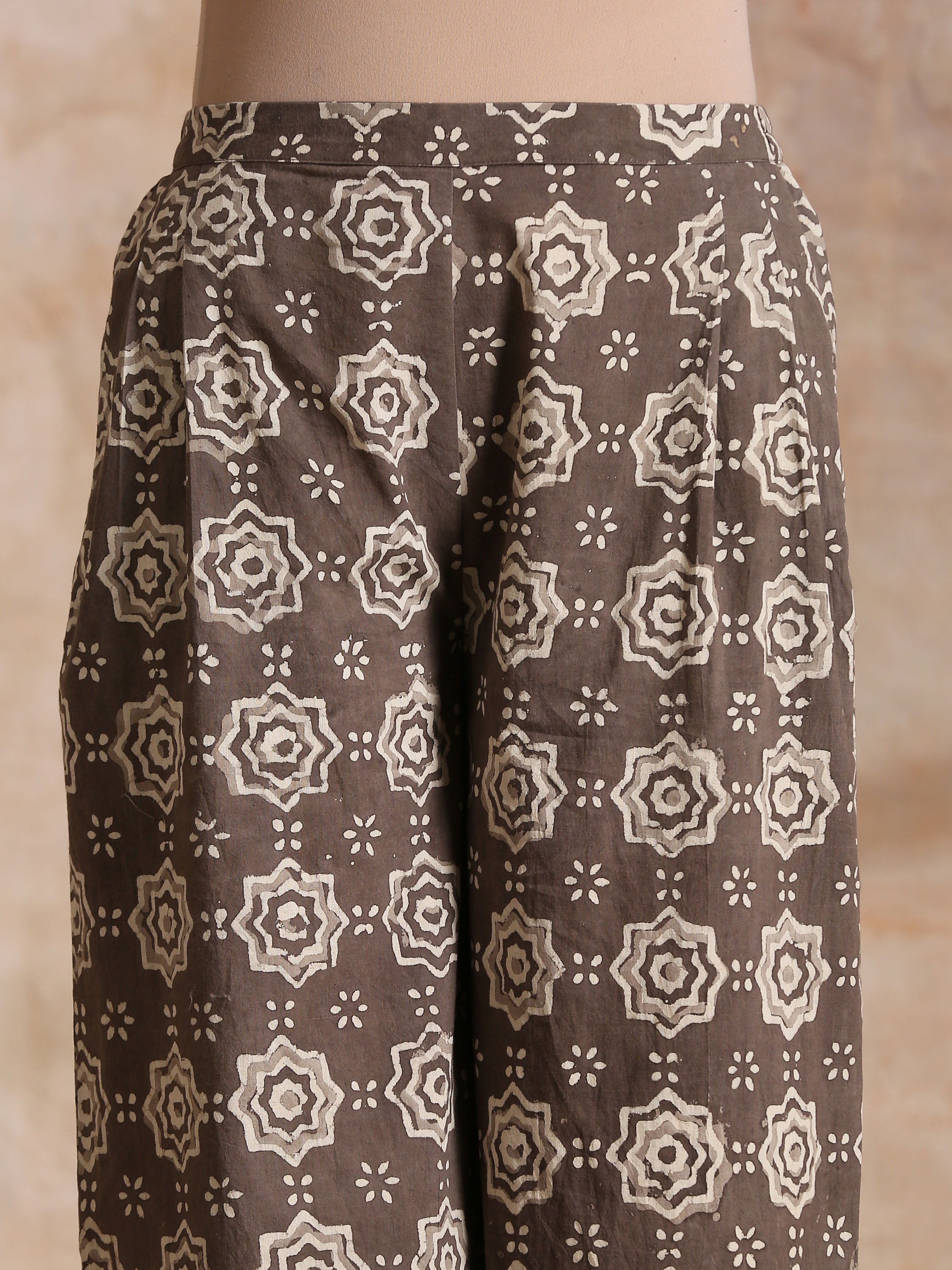 trueBrowns Clay Dabu Zig-Zag Motifs Print Cotton Sleeveless Jacket Pant Set