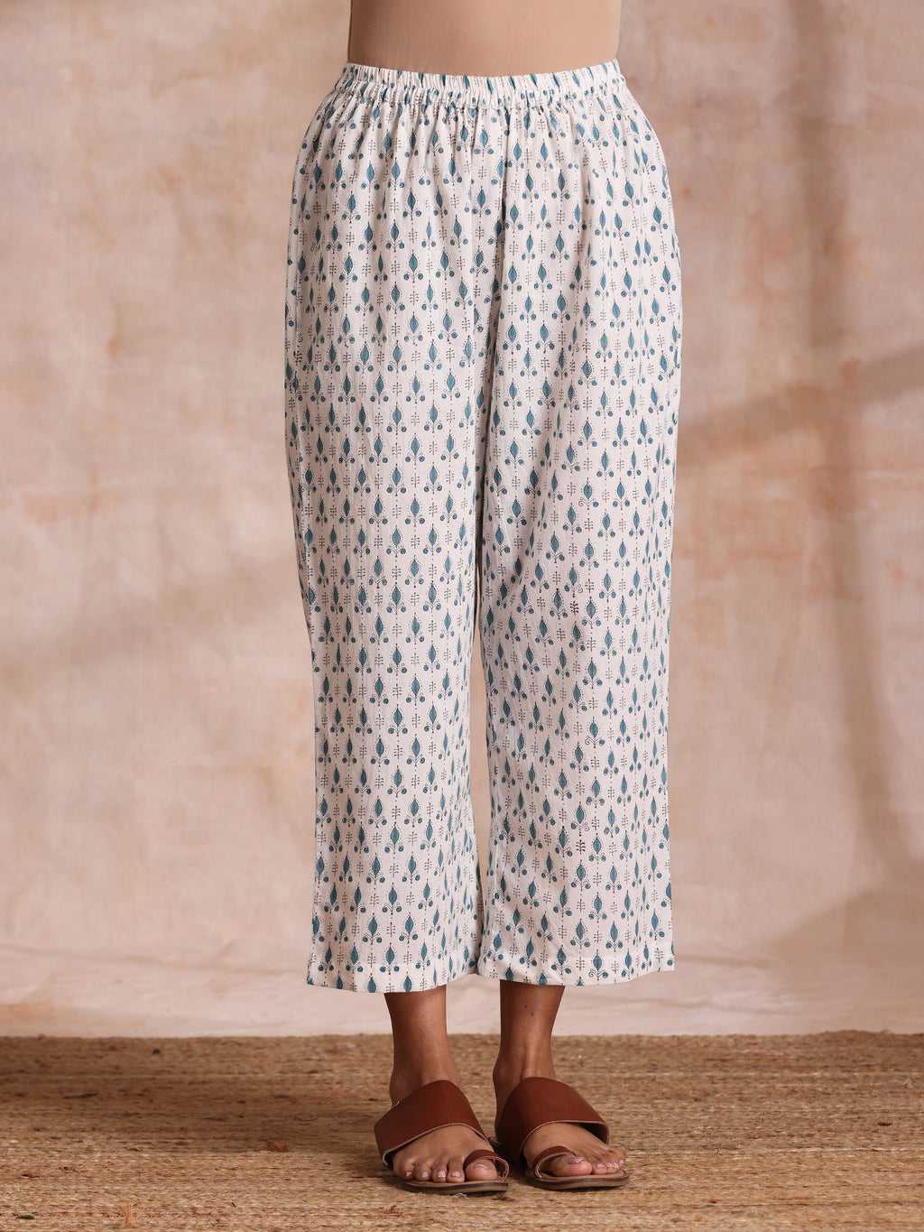trueBrowns White With Teal Buta Block Print Cotton Front Neck Gathered Kurta Pant Set