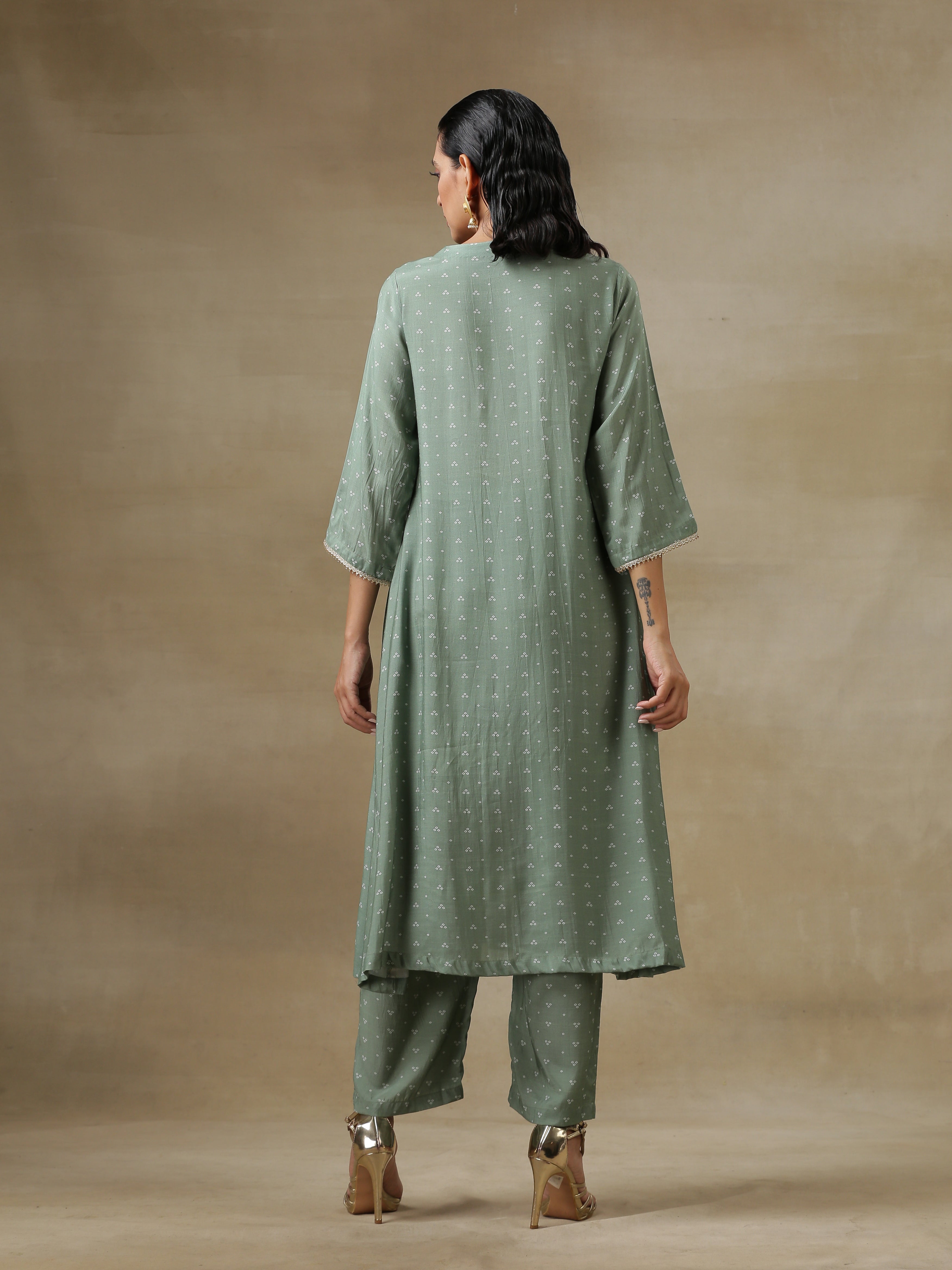 trueBrowns Light Green Bandhani Printed Silk Yoke Kurta Pant Set