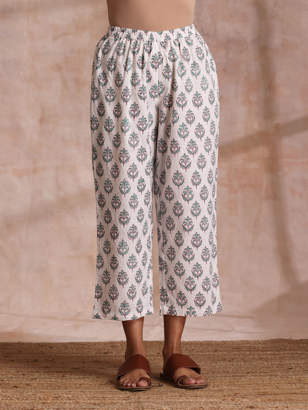 trueBrowns Tiffany Blue Floral Block Print Cotton Front Neck Gathered Kurta Pant Set