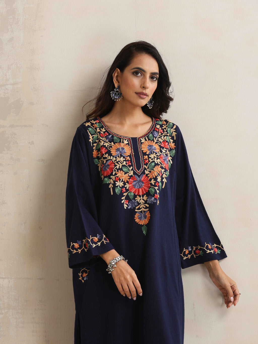 trueBrowns Blue Kashmiri Floral Embroidered Woollen Phiran Kurta