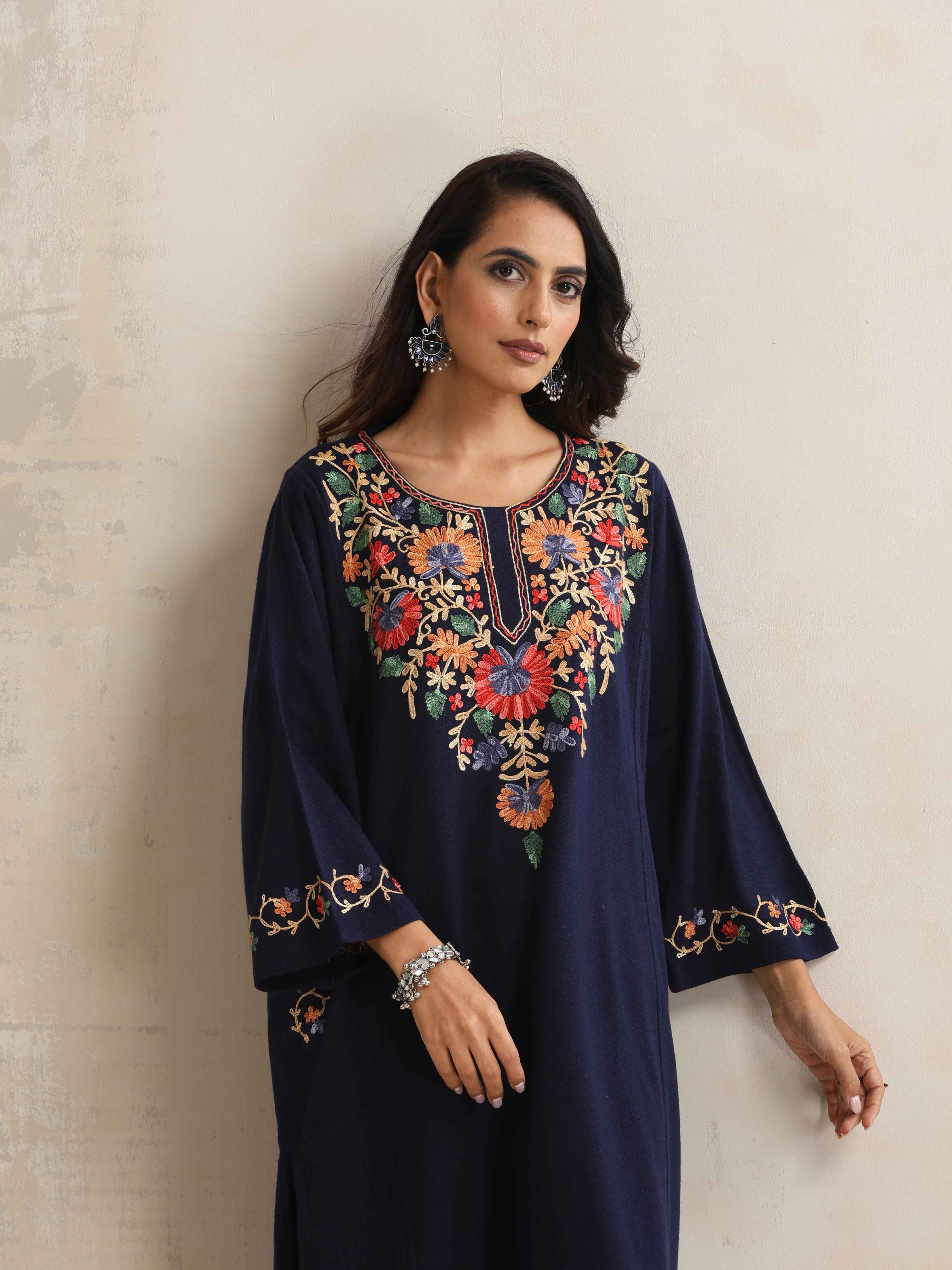 trueBrowns Blue Kashmiri Floral Embroidered Woollen Phiran Kurta