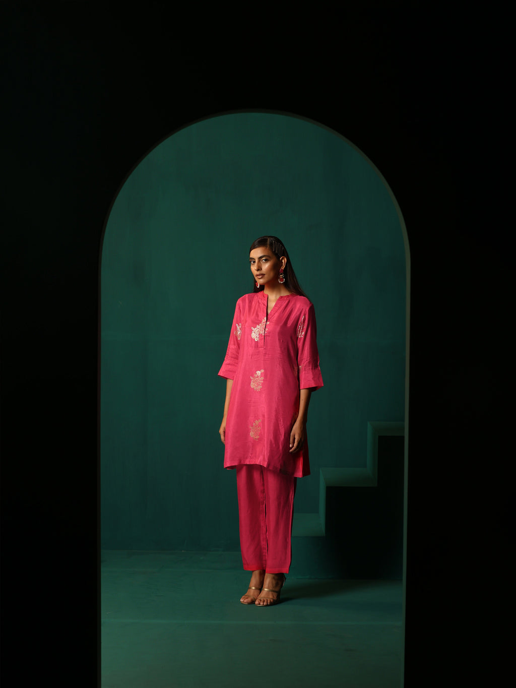 trueBrowns Pink Floral Viscose Silk Round Neck Co-ord Set