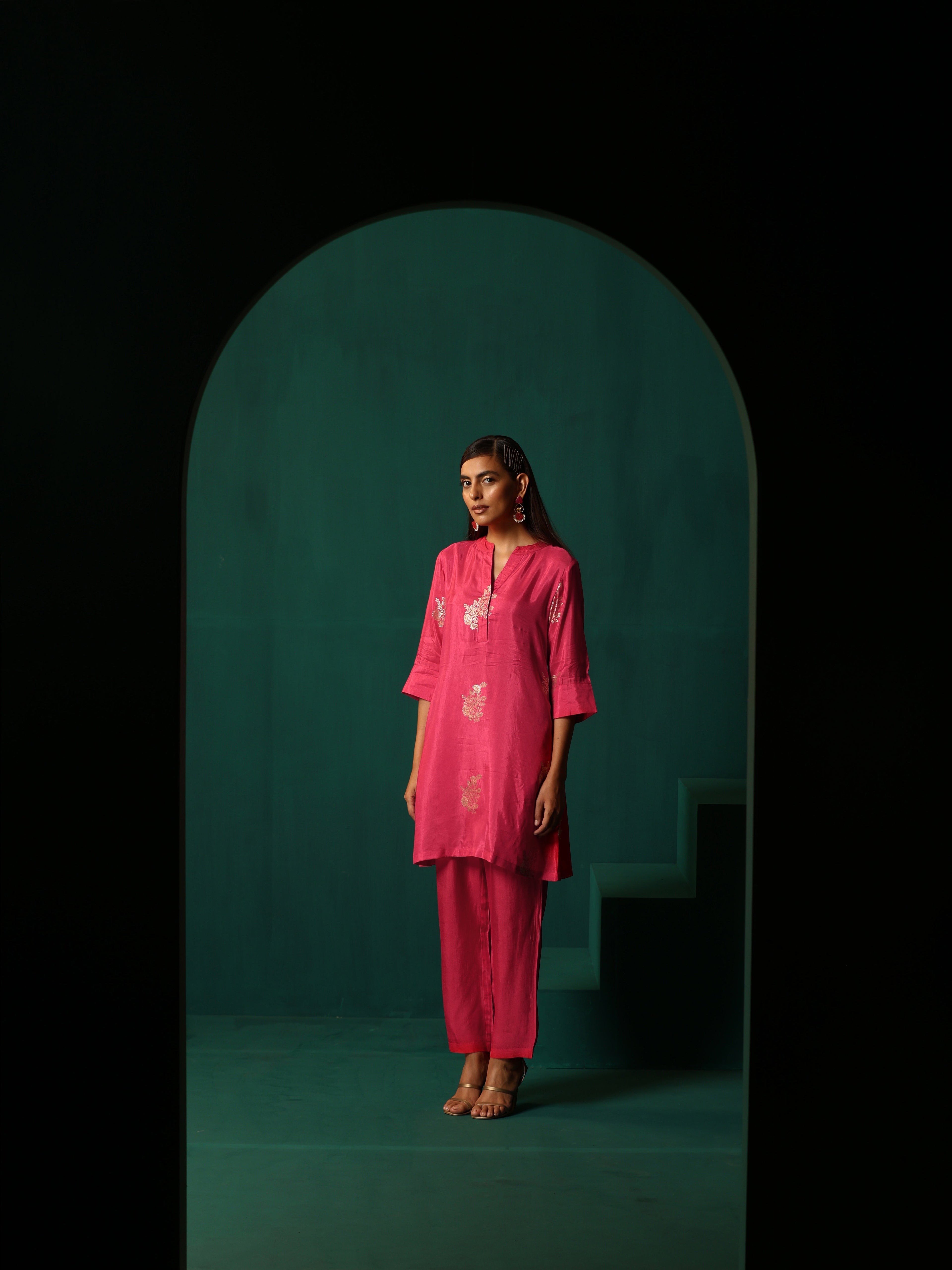trueBrowns Pink Floral Viscose Silk Round Neck Co-ord Set
