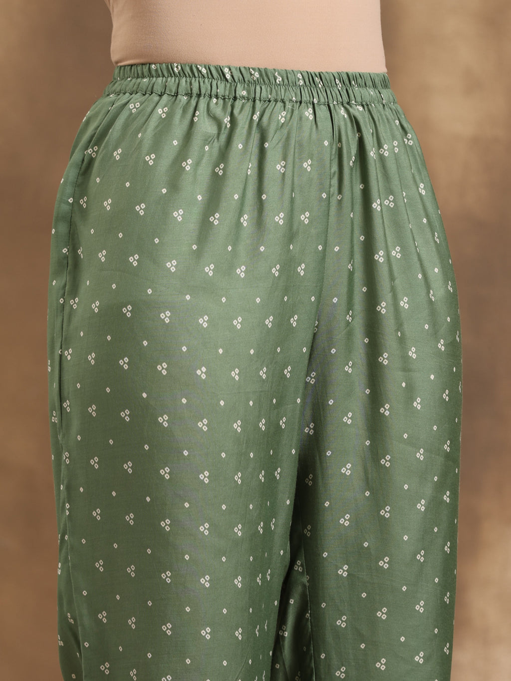 trueBrowns Light Green Bandhani Printed Silk Kurta Pant Set